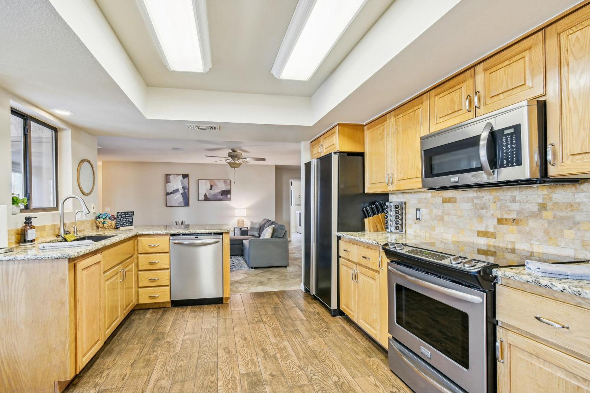 Havasu Oasis With View, 1 Mi To Beach! Holiday home