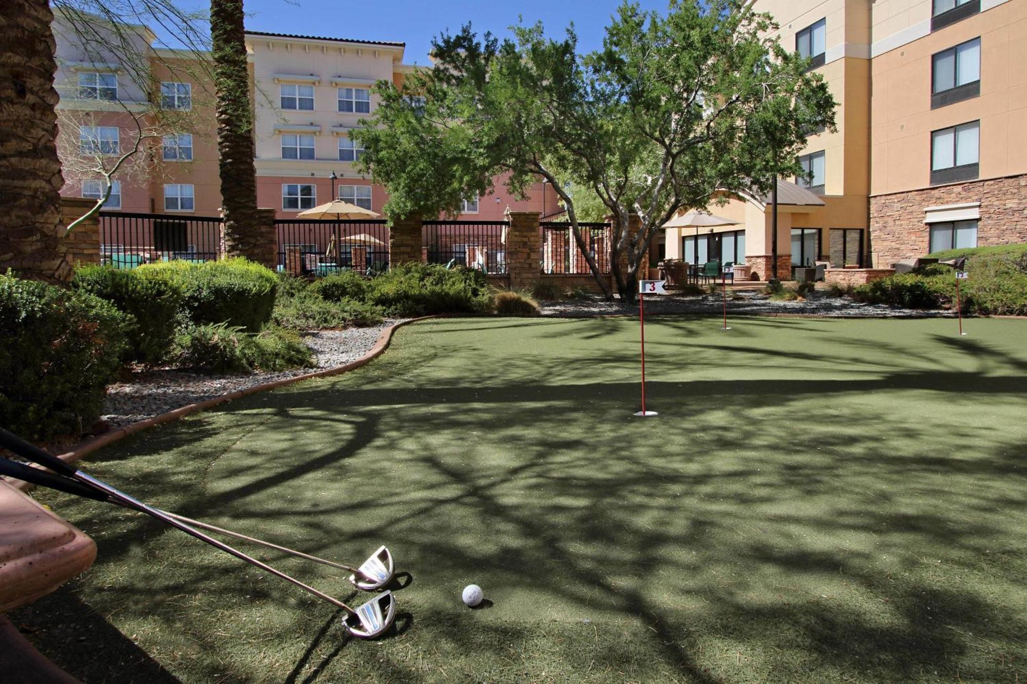 Hotel Phoenix Sports & Entertainment District 3*