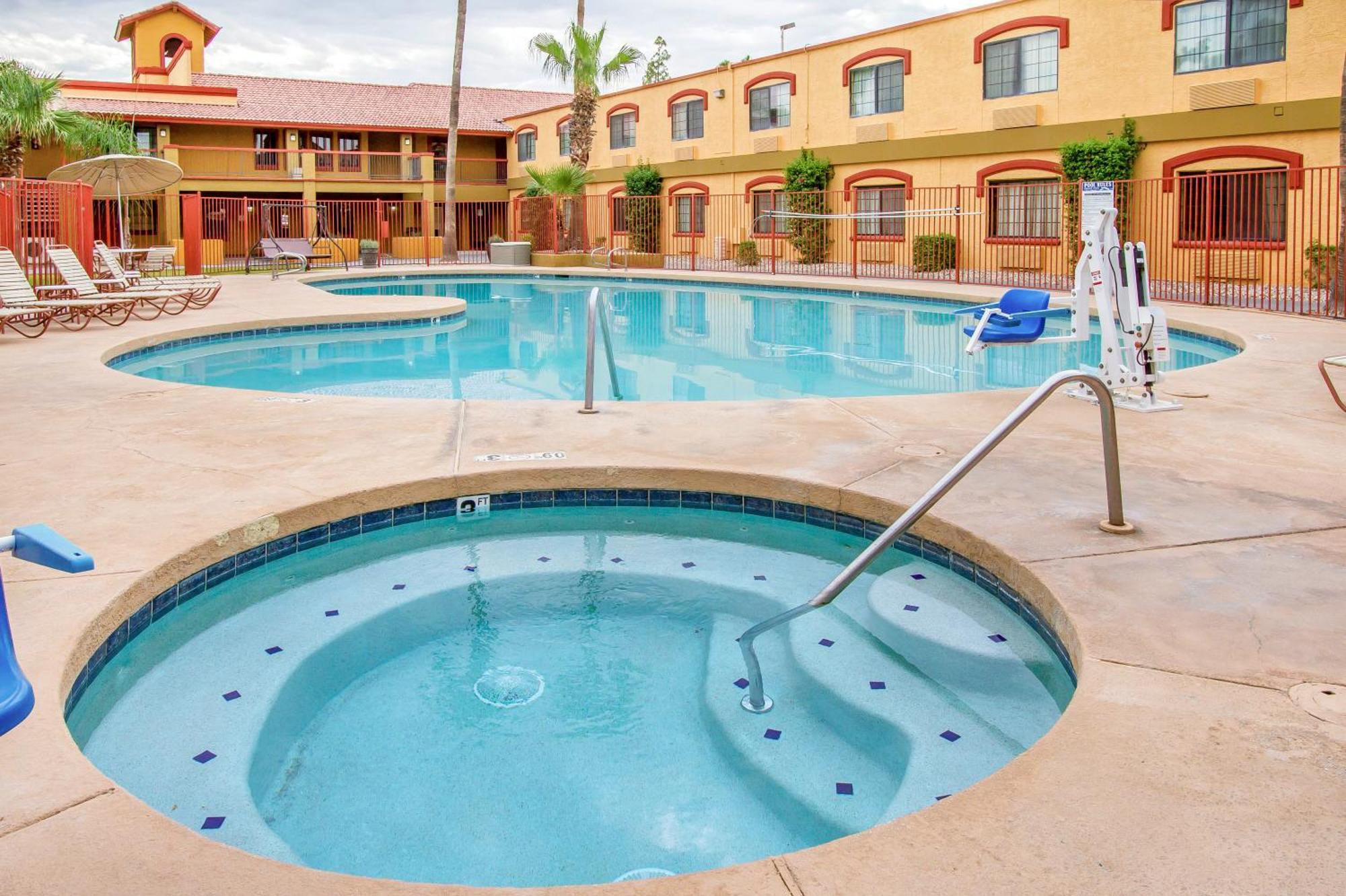 Quality & - Phoenix West 2*