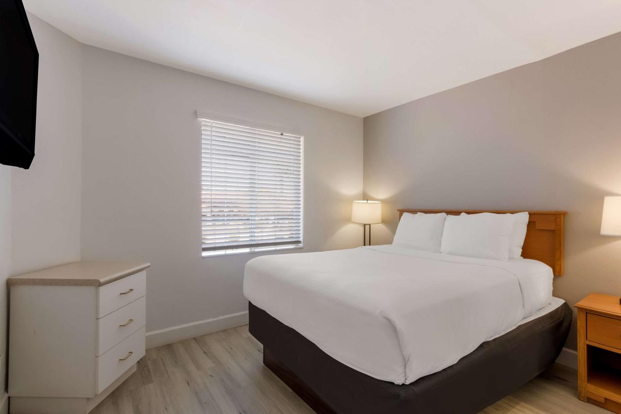 Hotel Surestay By Western 3*