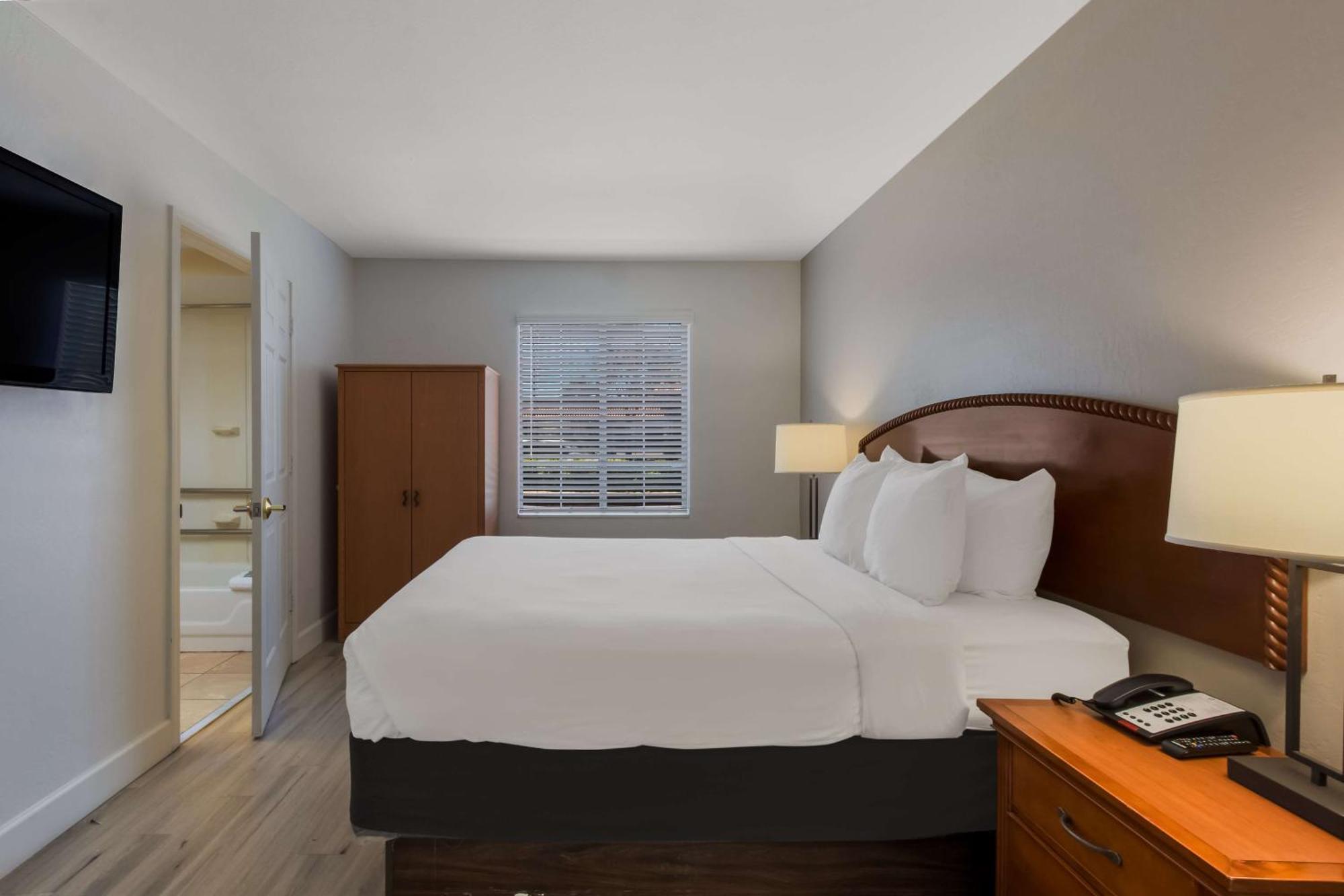 Surestay By Western Hotel 3*