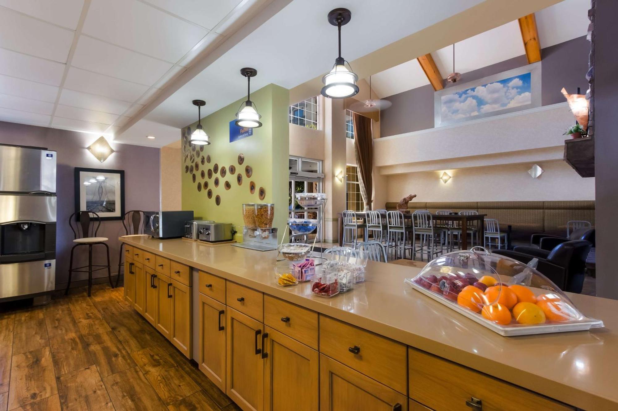 Hotel Surestay By Western Tempe