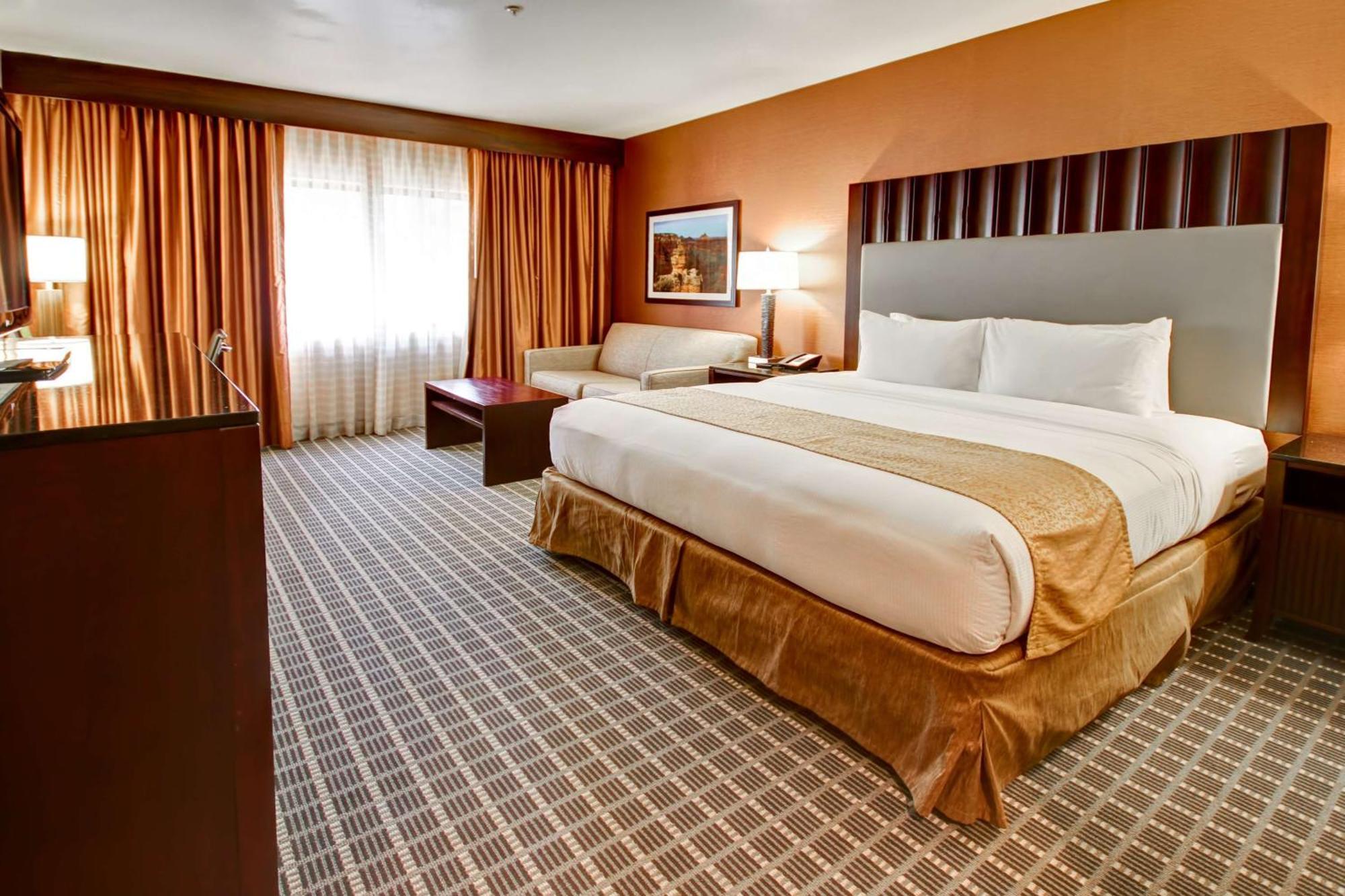 Doubletree By Hilton 4*
