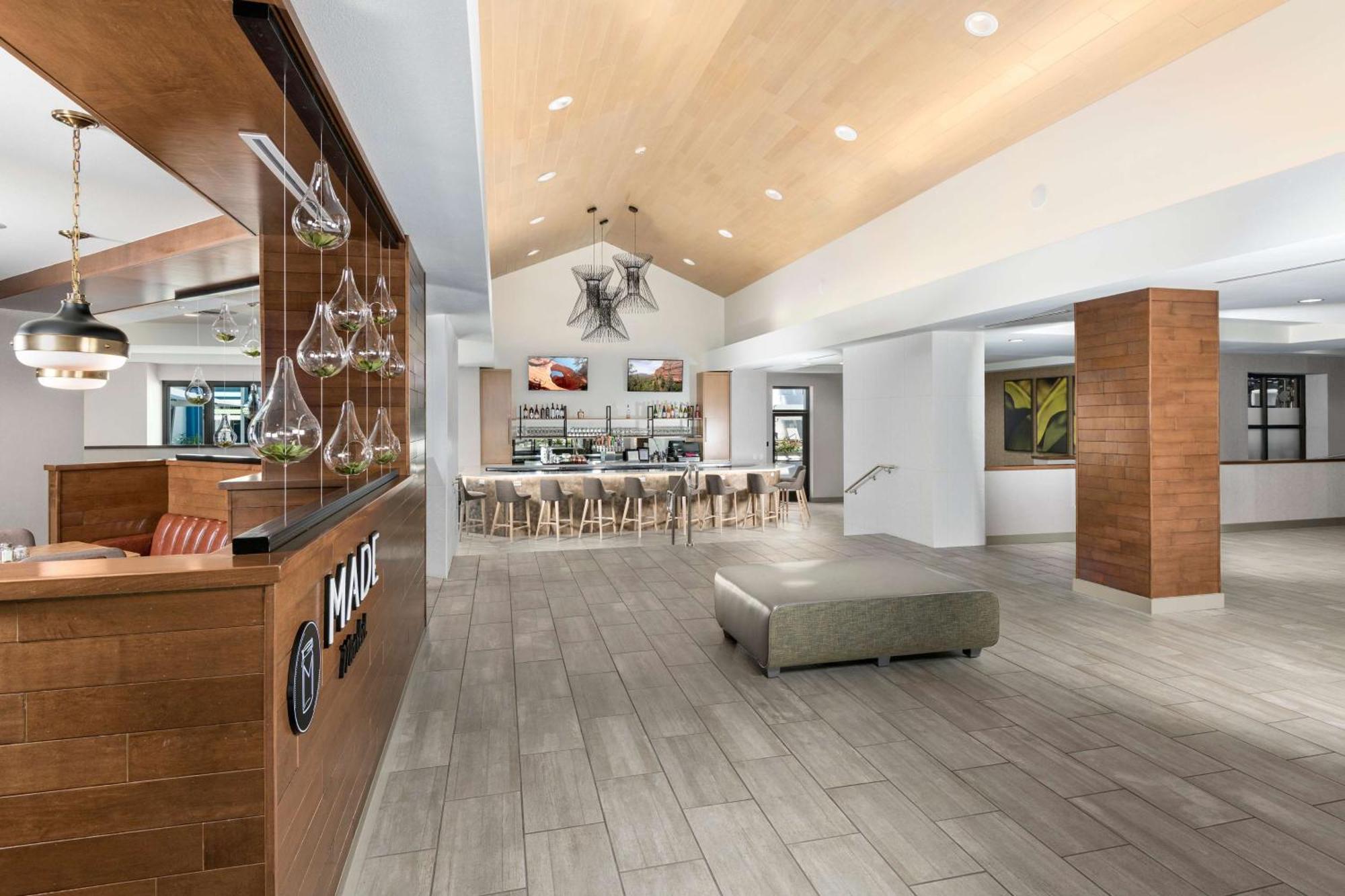 Doubletree By Hilton Phoenix, Az Hotel