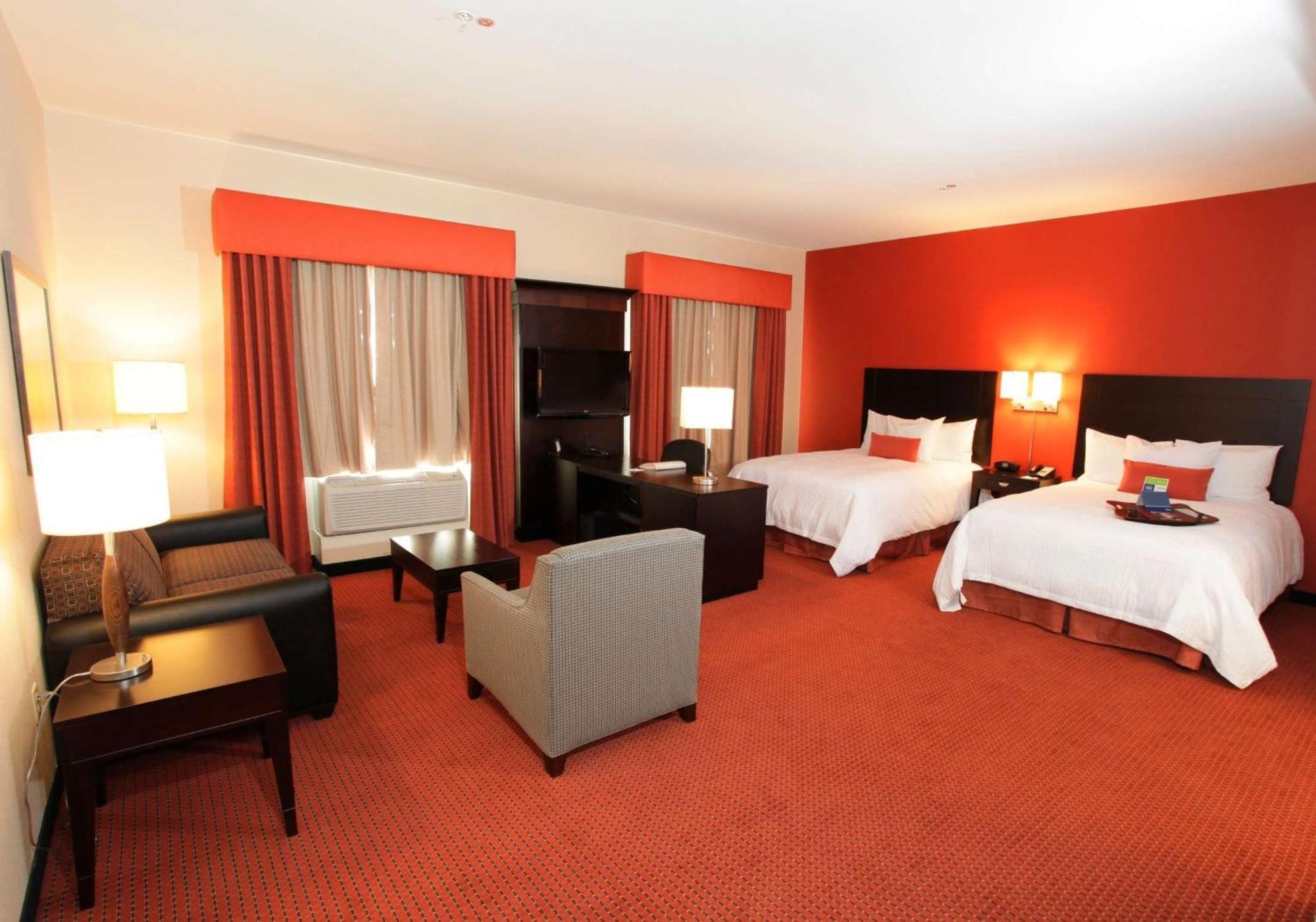 Hampton & Phoenix Fashion Center Hotel