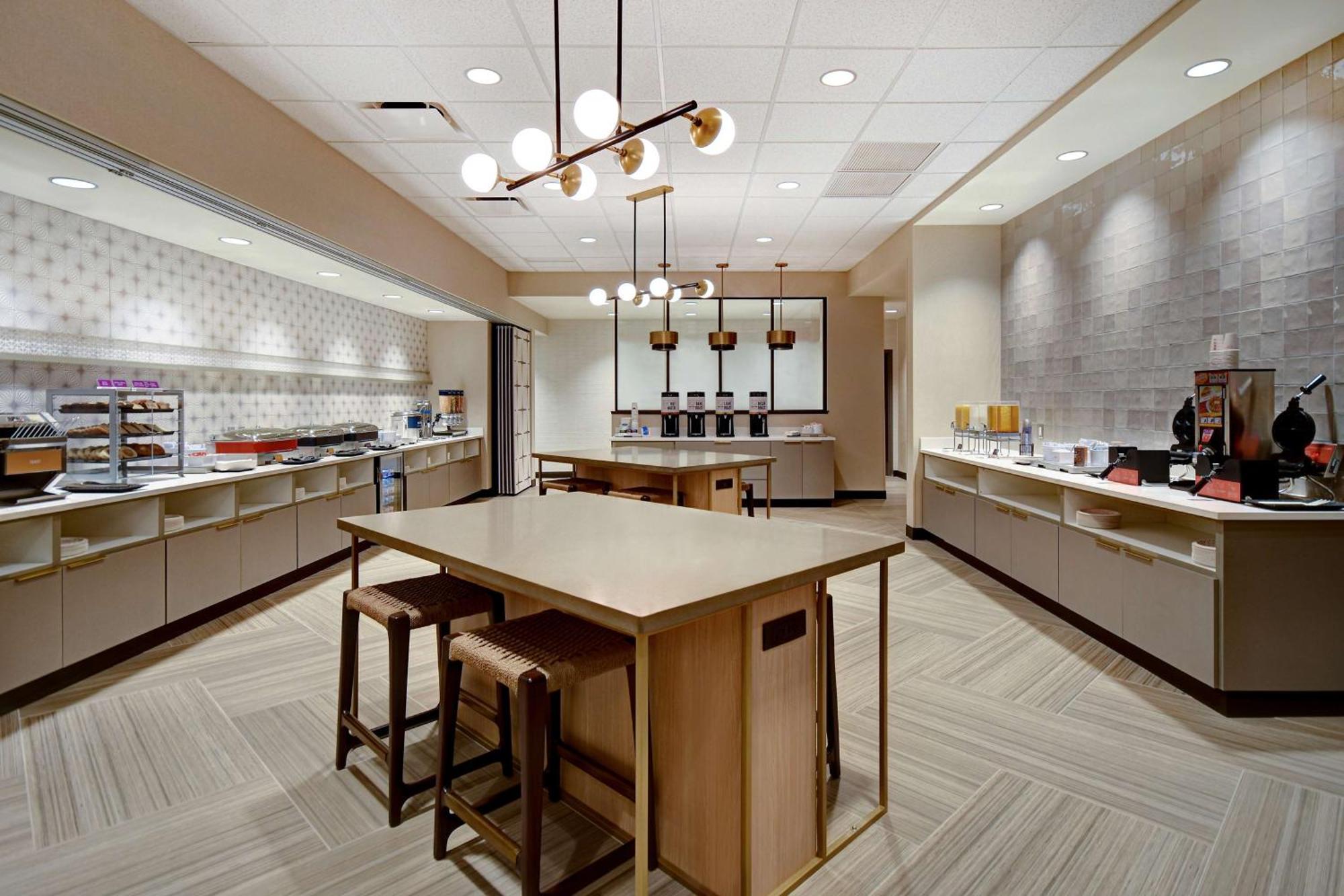 Home2 By Hilton Downtown Hotel 3*