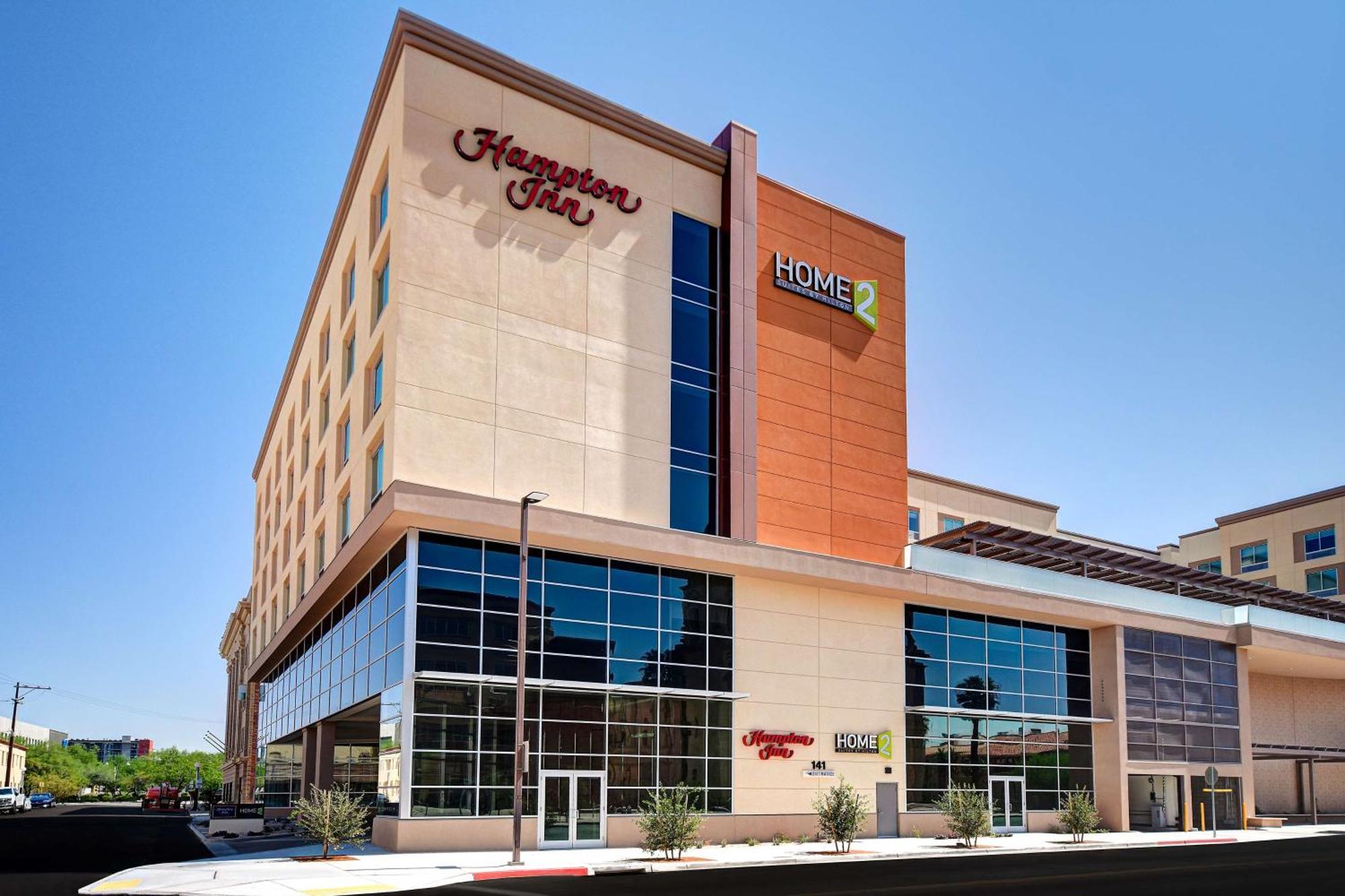 Home2 By Hilton Downtown 3*