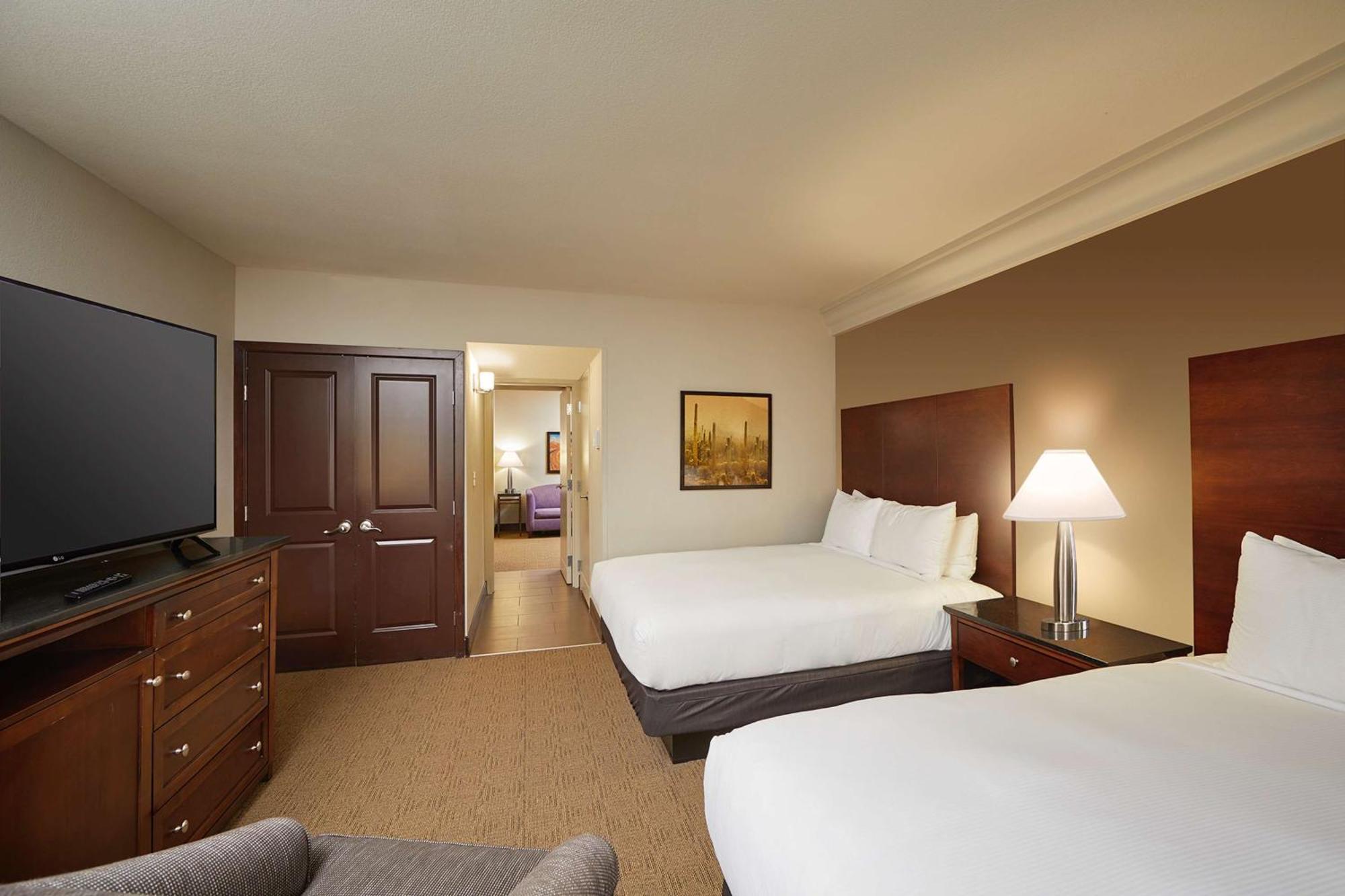 Doubletree By Hilton Phoenix Hotel