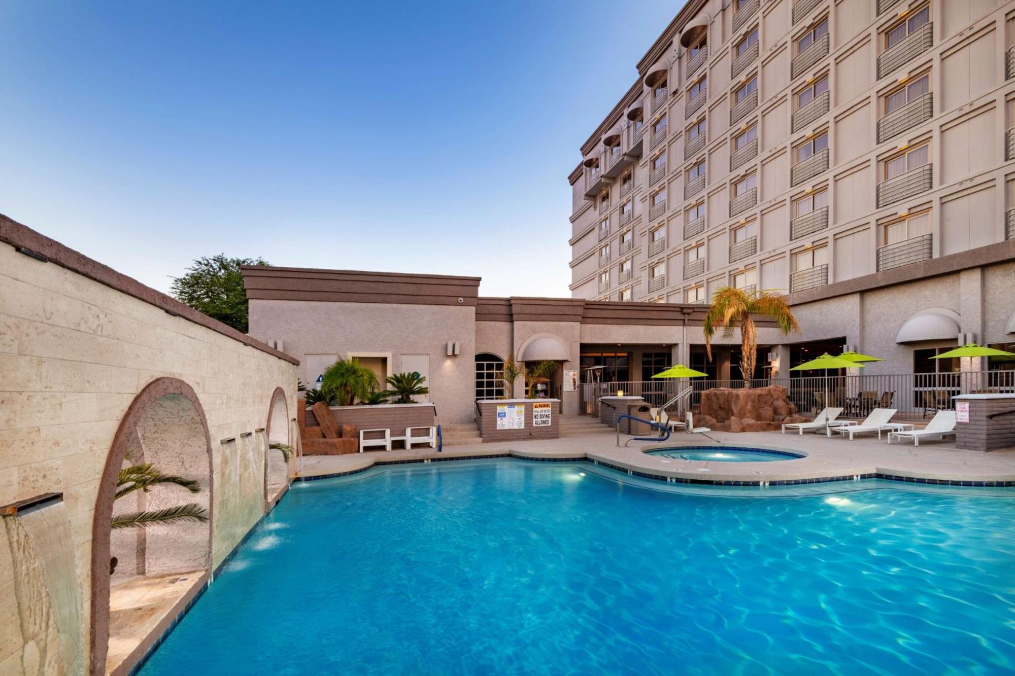 Hotel Doubletree By Hilton Phoenix Mesa