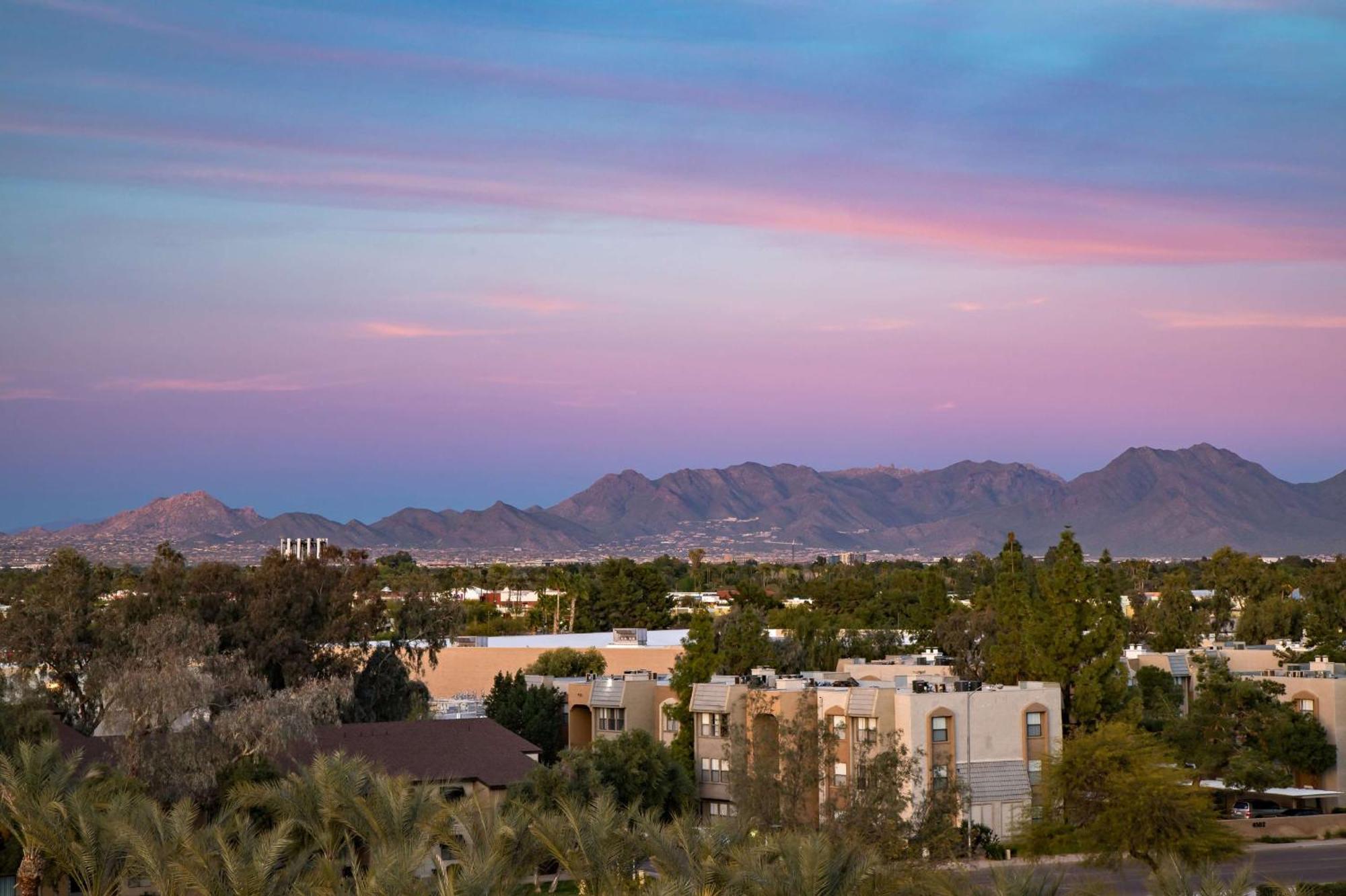 Embassy By Hilton Scottsdale Hotel