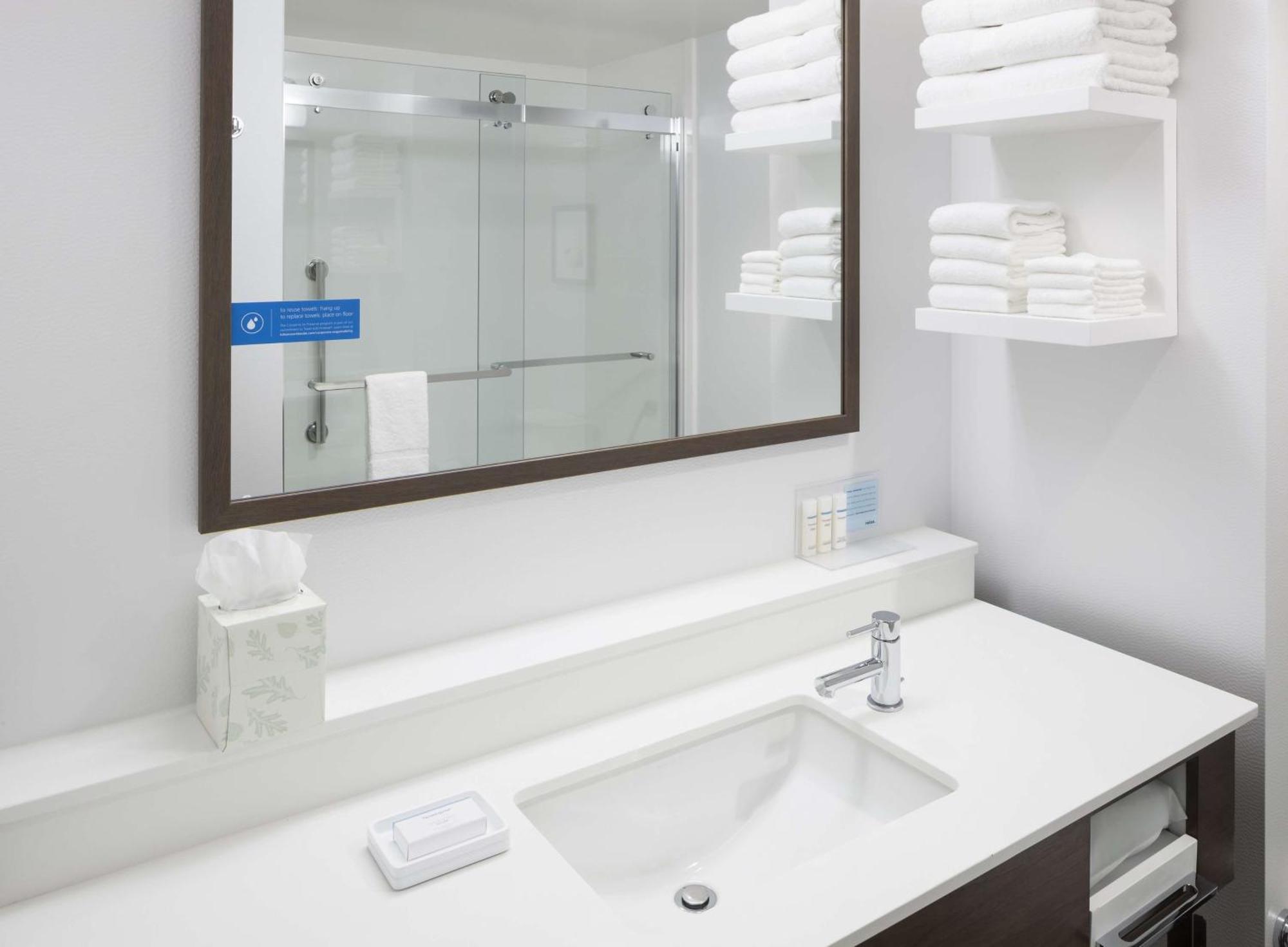 Hampton & Downtown Hotel 3*