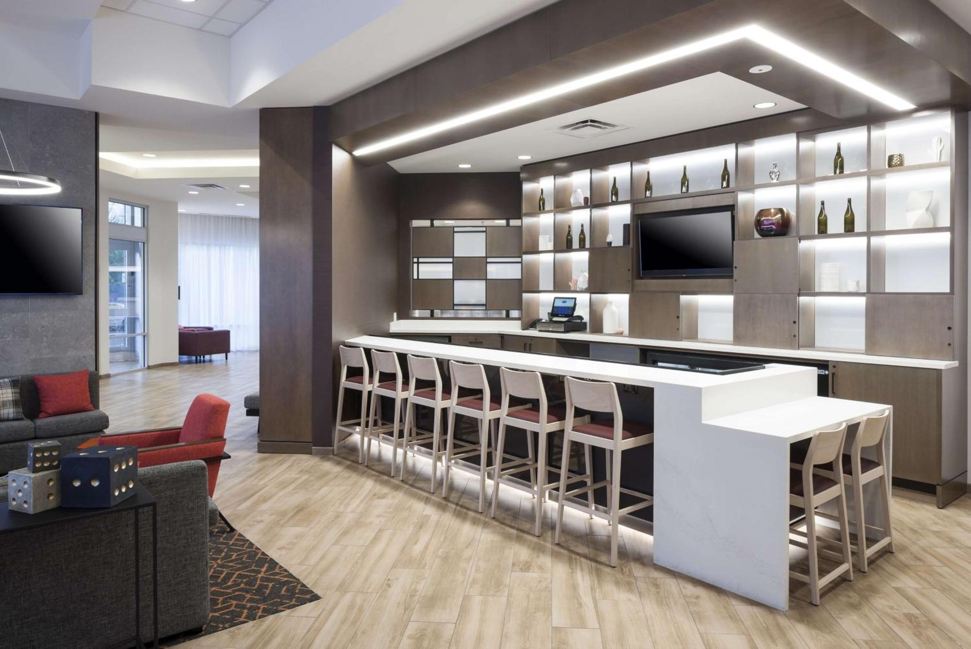 Hampton & Downtown 3*