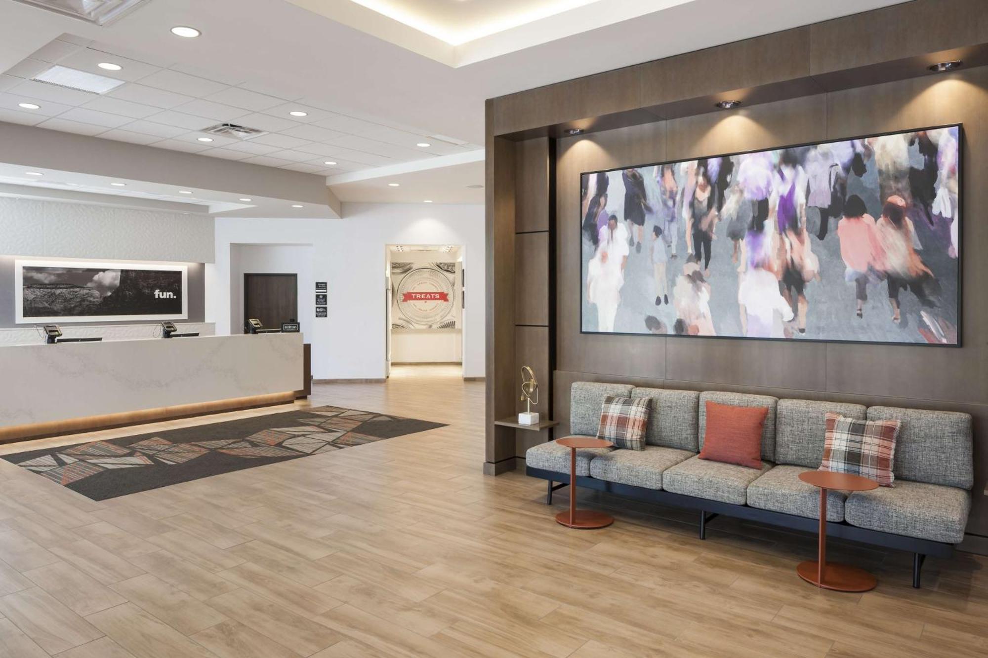 Hampton & Downtown Hotel