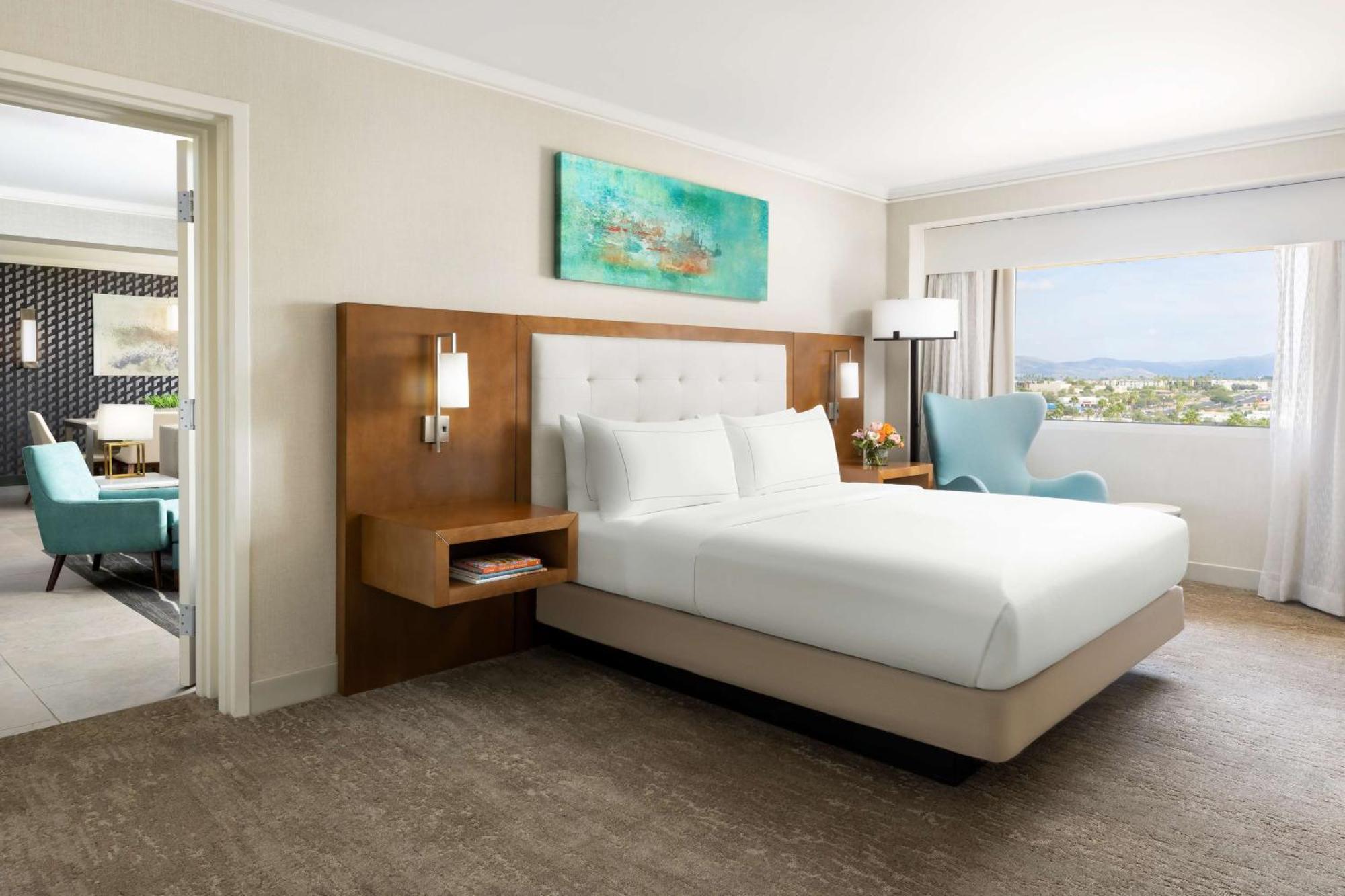 Hilton East Hotel