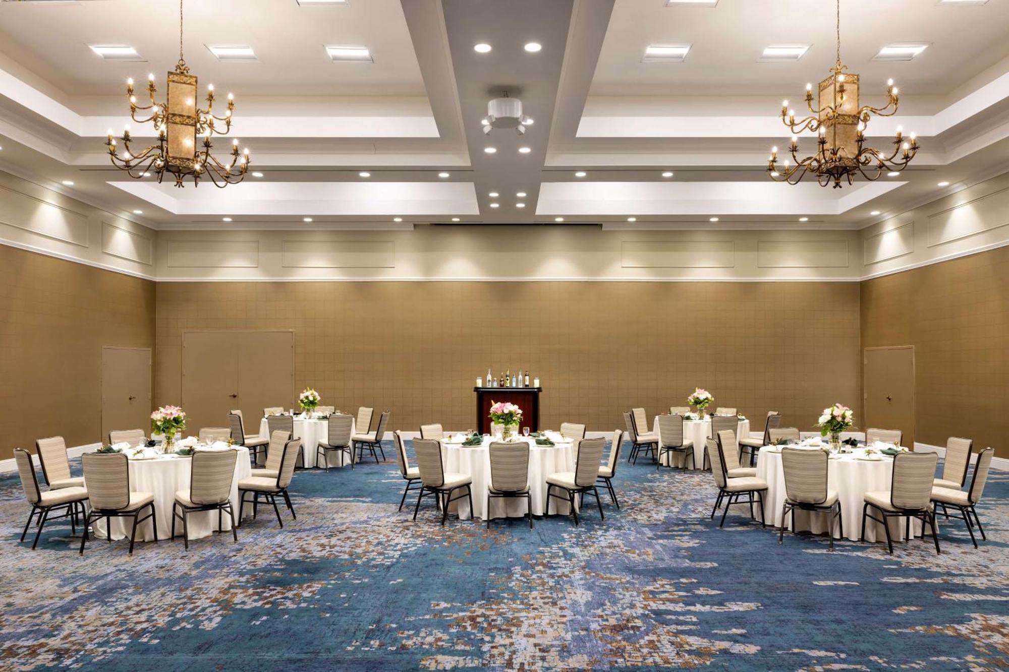 Hilton East 3*