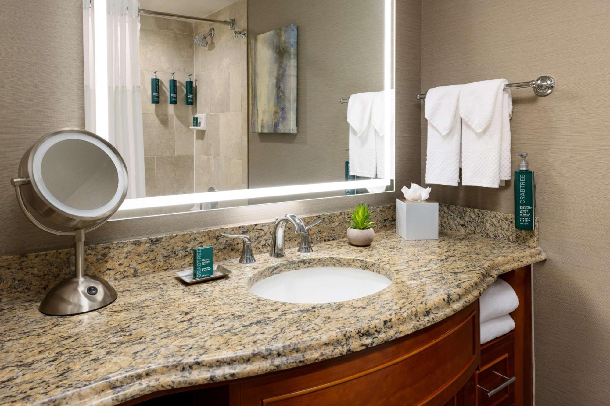 Hotel Hilton East 3*