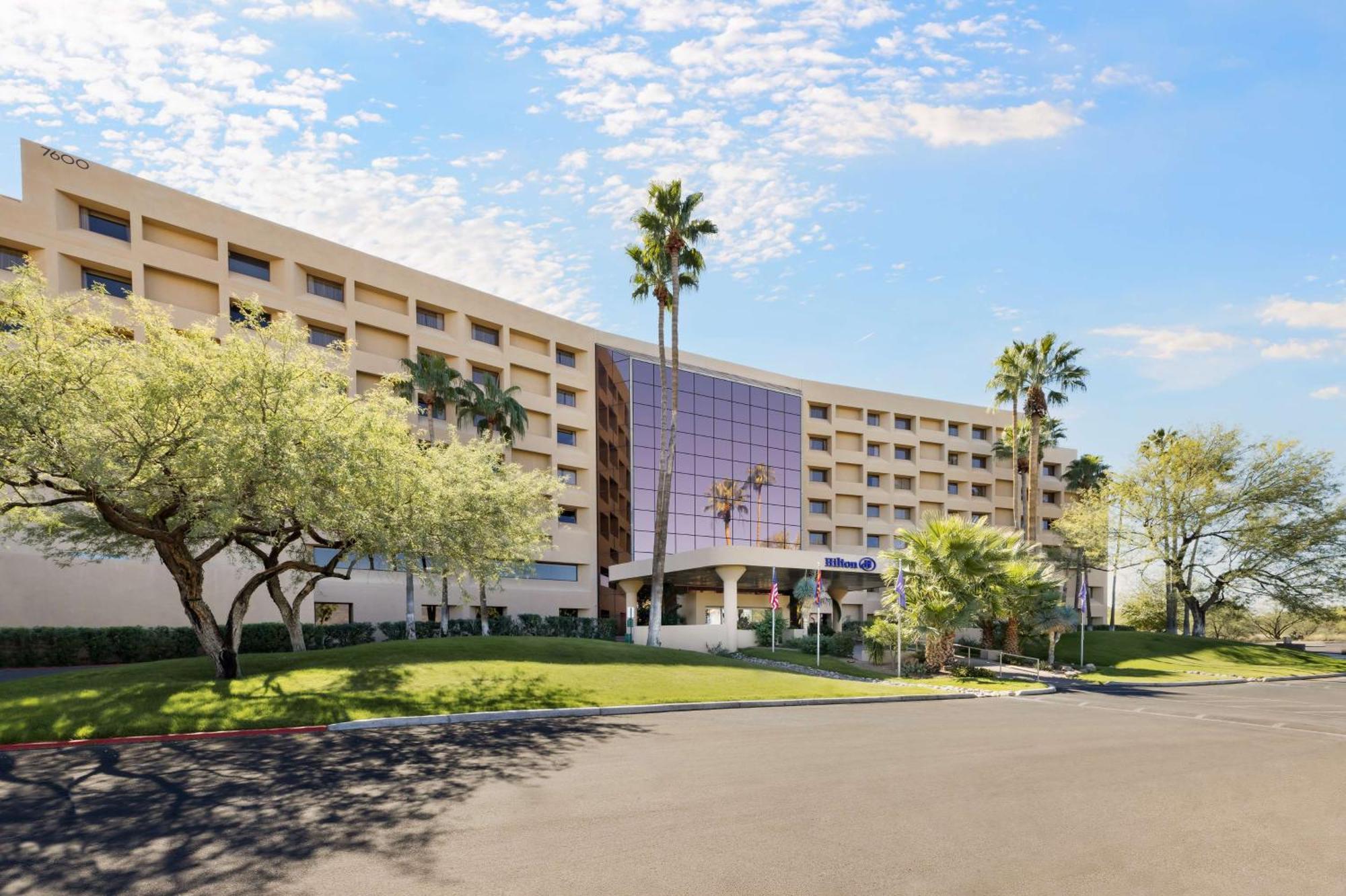 Hilton East Hotel 3*
