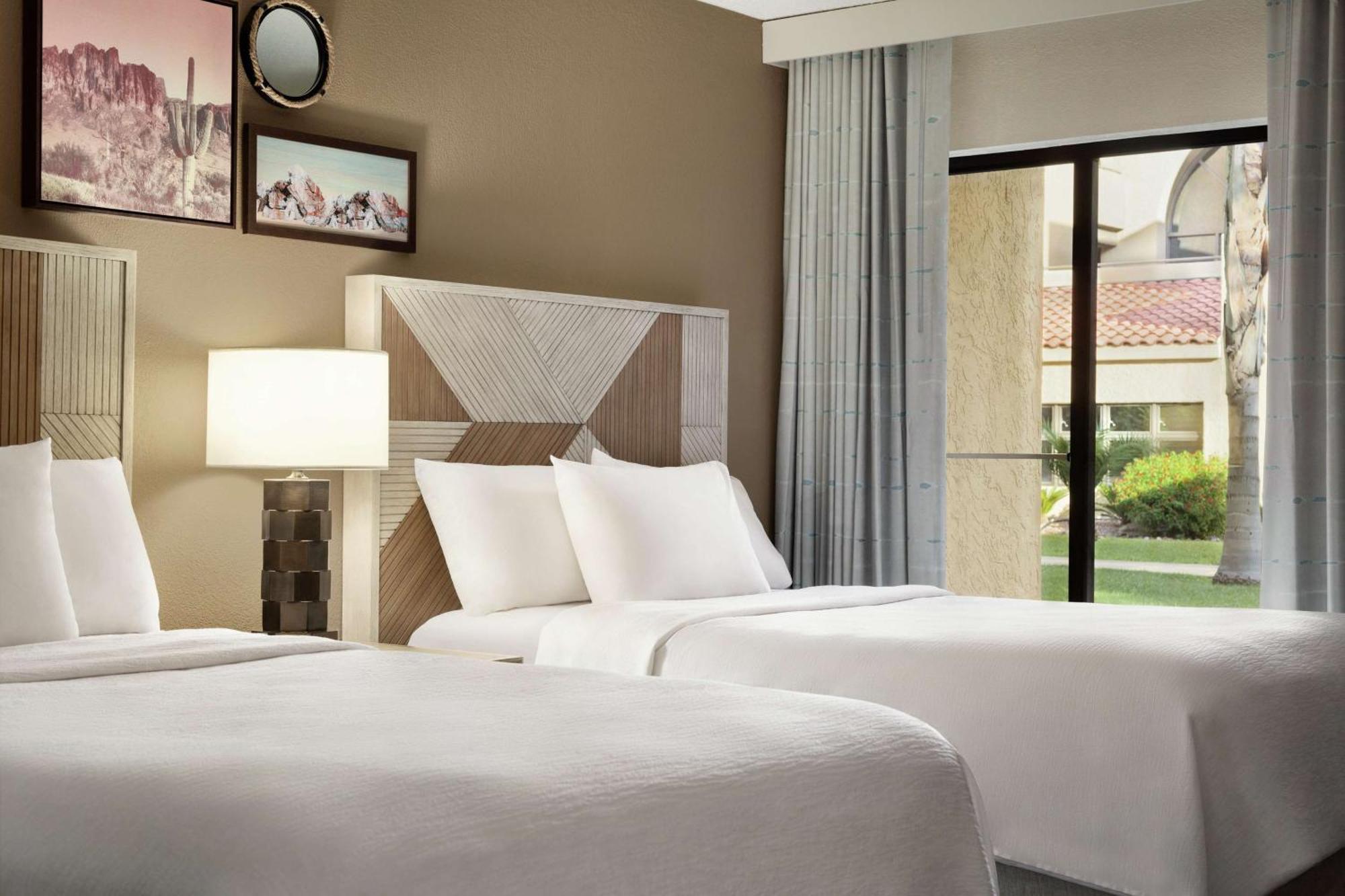 Embassy By Hilton Phoenix Hotel
