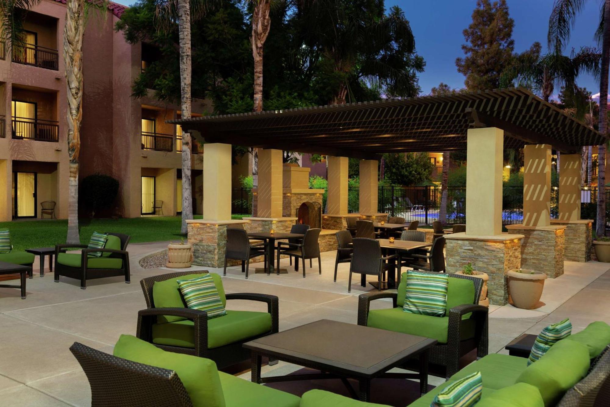 Embassy By Hilton Phoenix 4*
