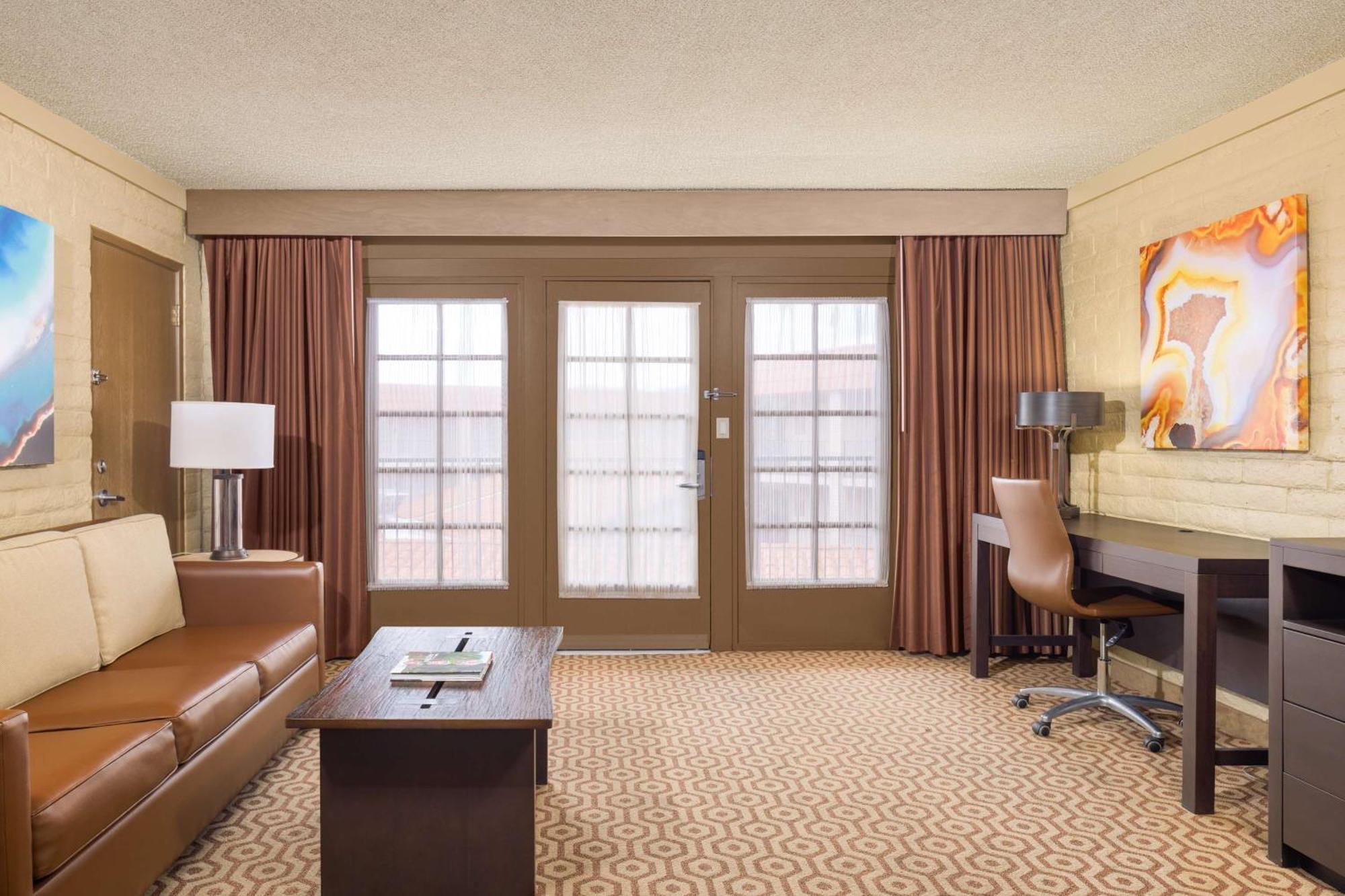 Hotel Doubletree By Hilton Tucson-williams Center 4*
