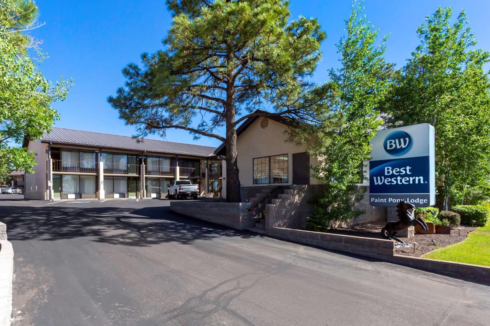 Western Paint Pony Hotel
