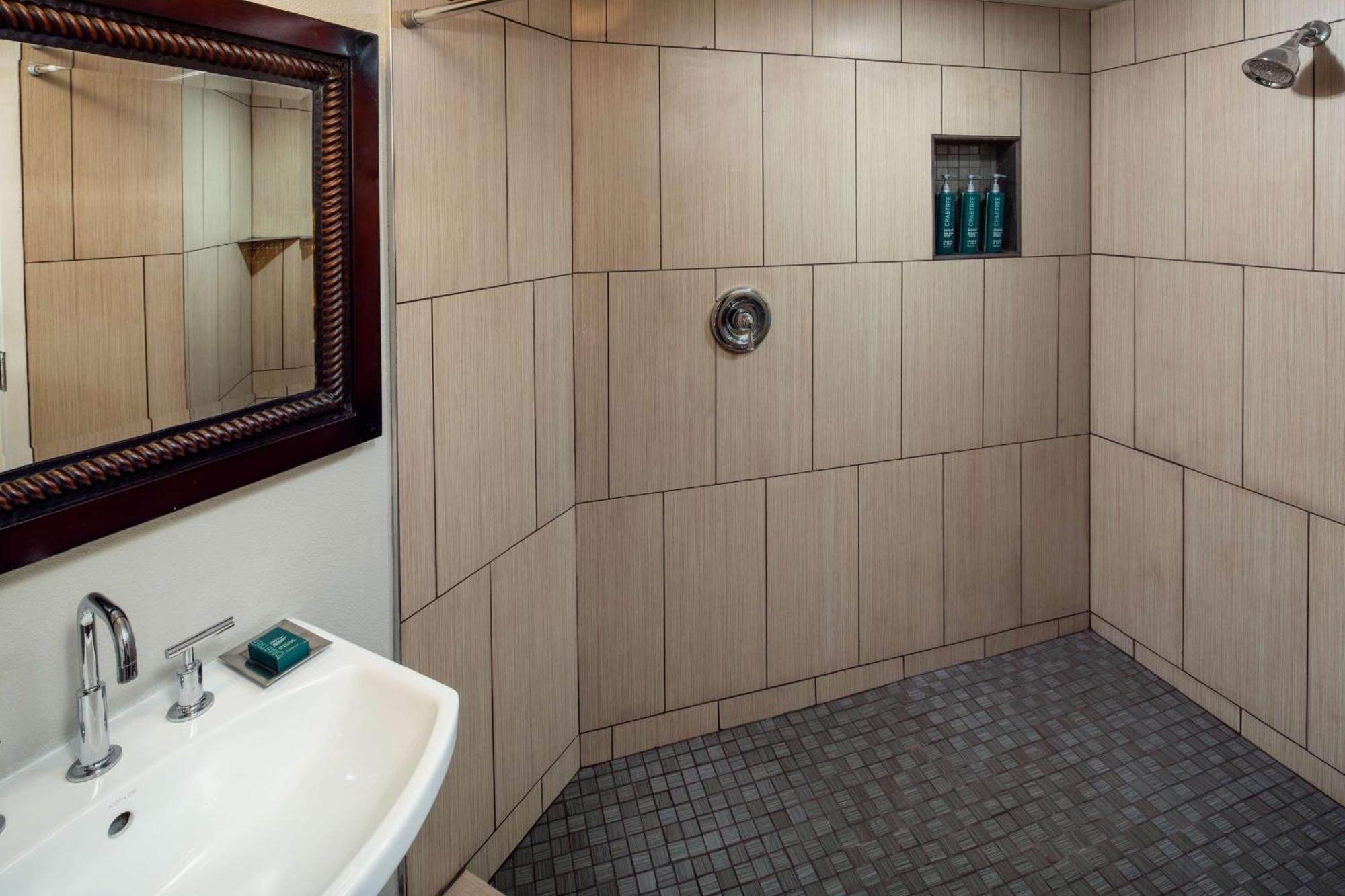 Doubletree By Hilton Phoenix 4*