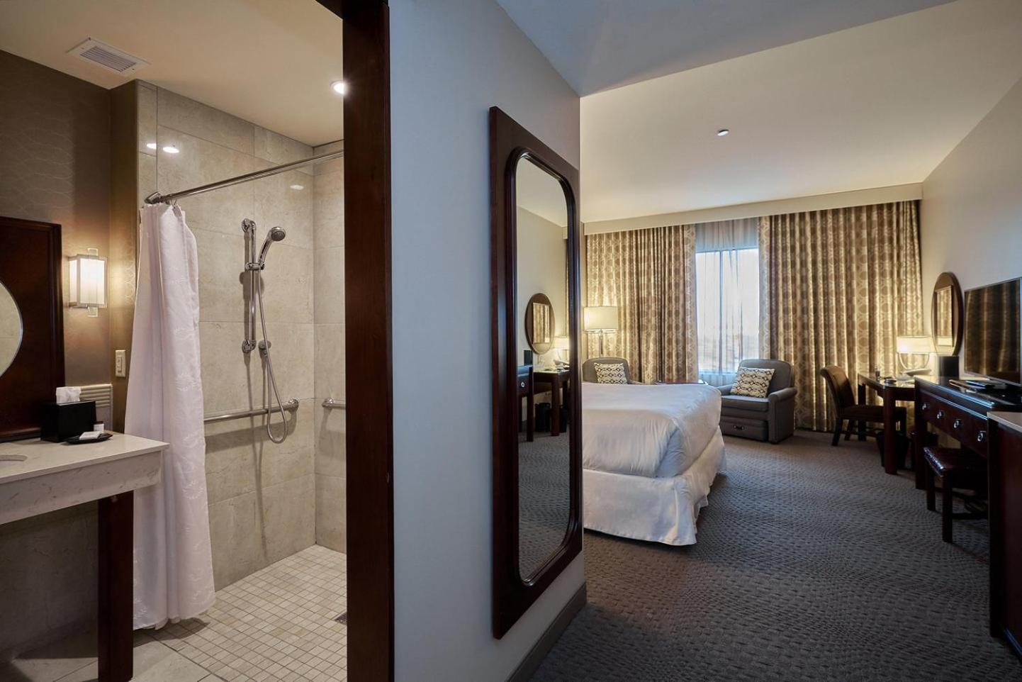 Hotel Sheraton At Wrigleyville West 4*