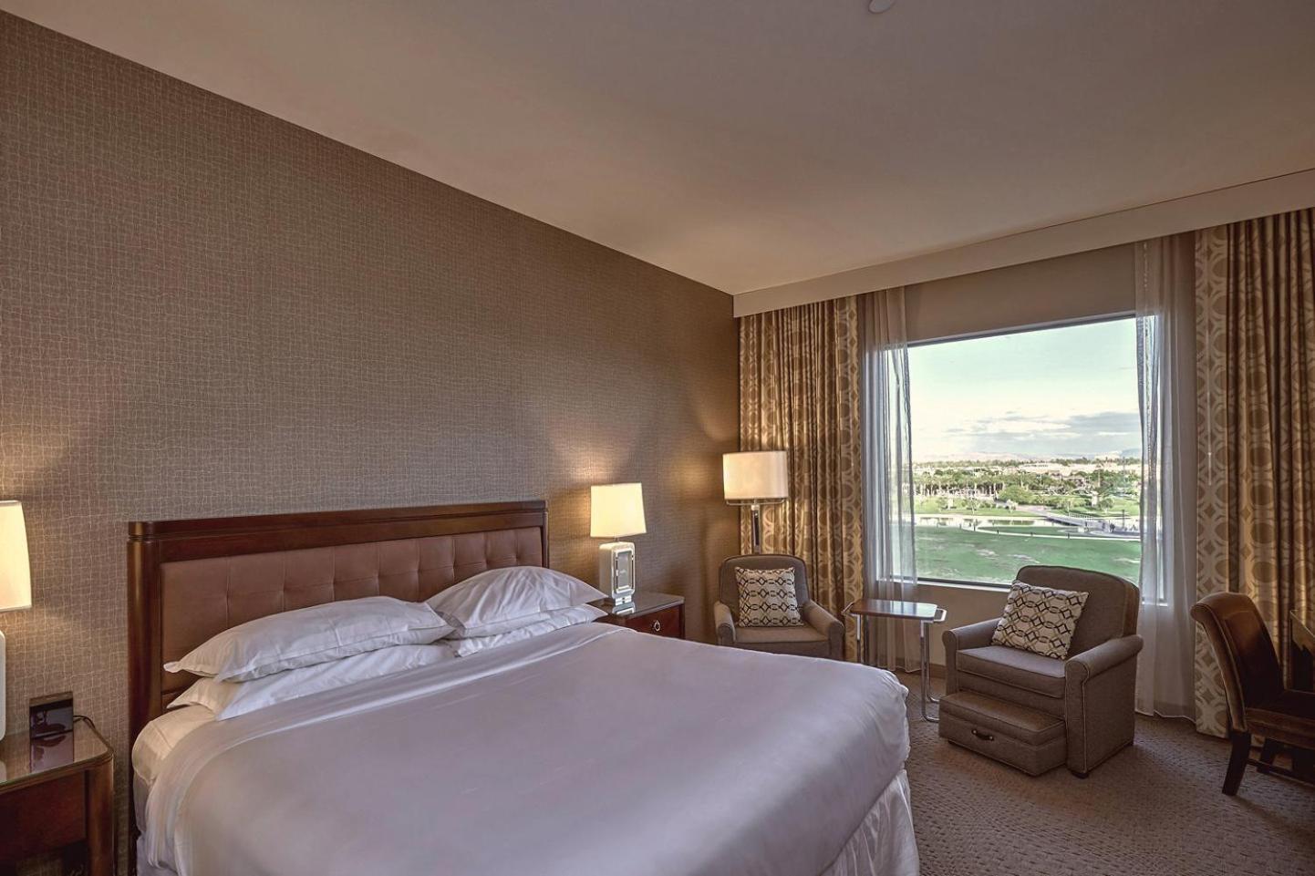 Sheraton At Wrigleyville West Hotel Mesa