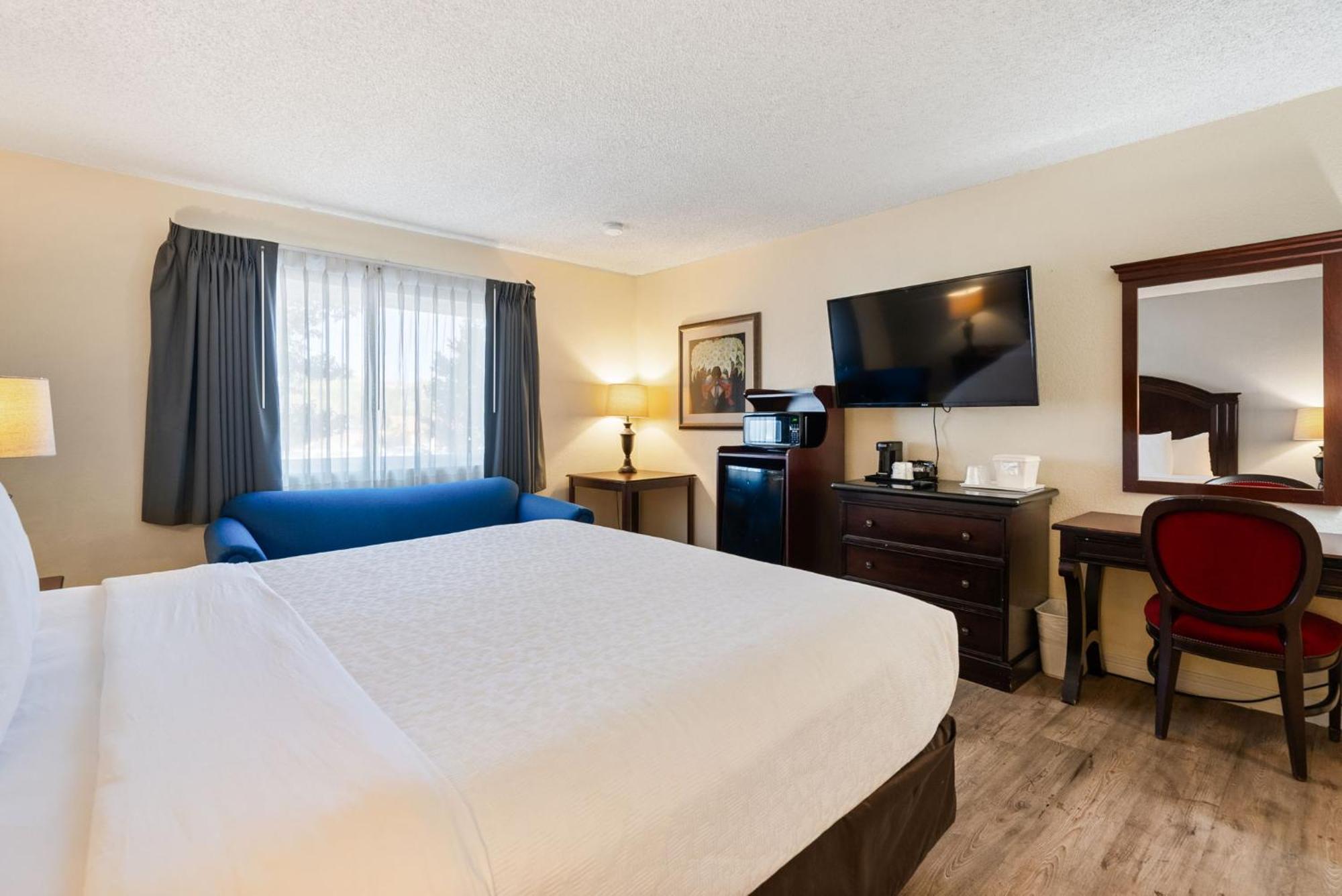 Americana Hotel