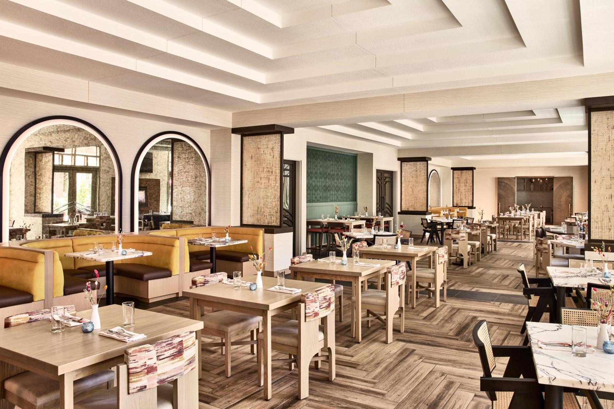Renaissance Phoenix & Conference Center 4*