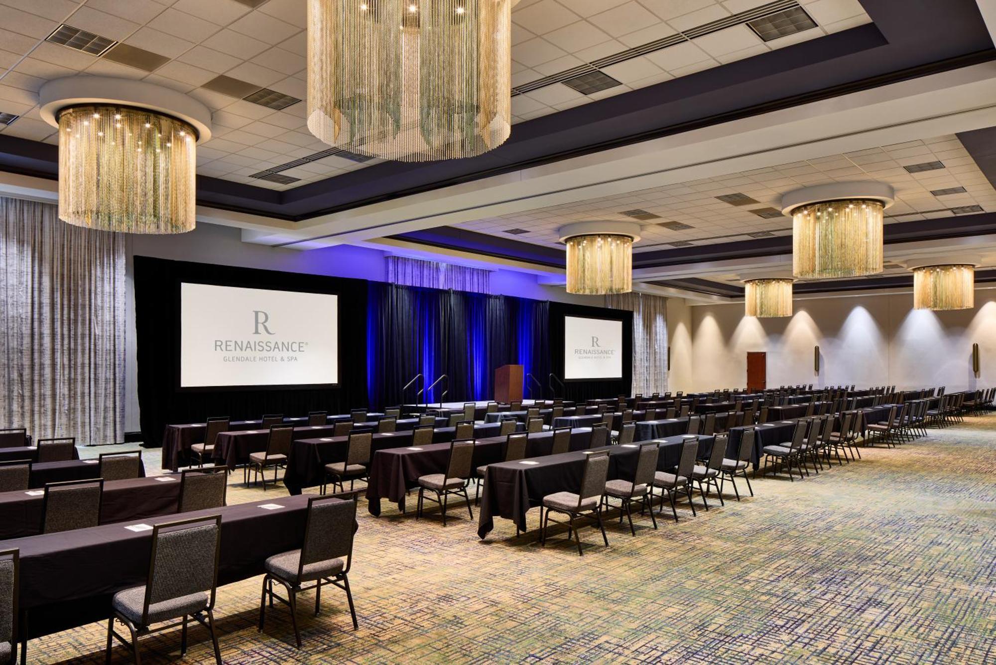 Renaissance Phoenix & Conference Center 4*