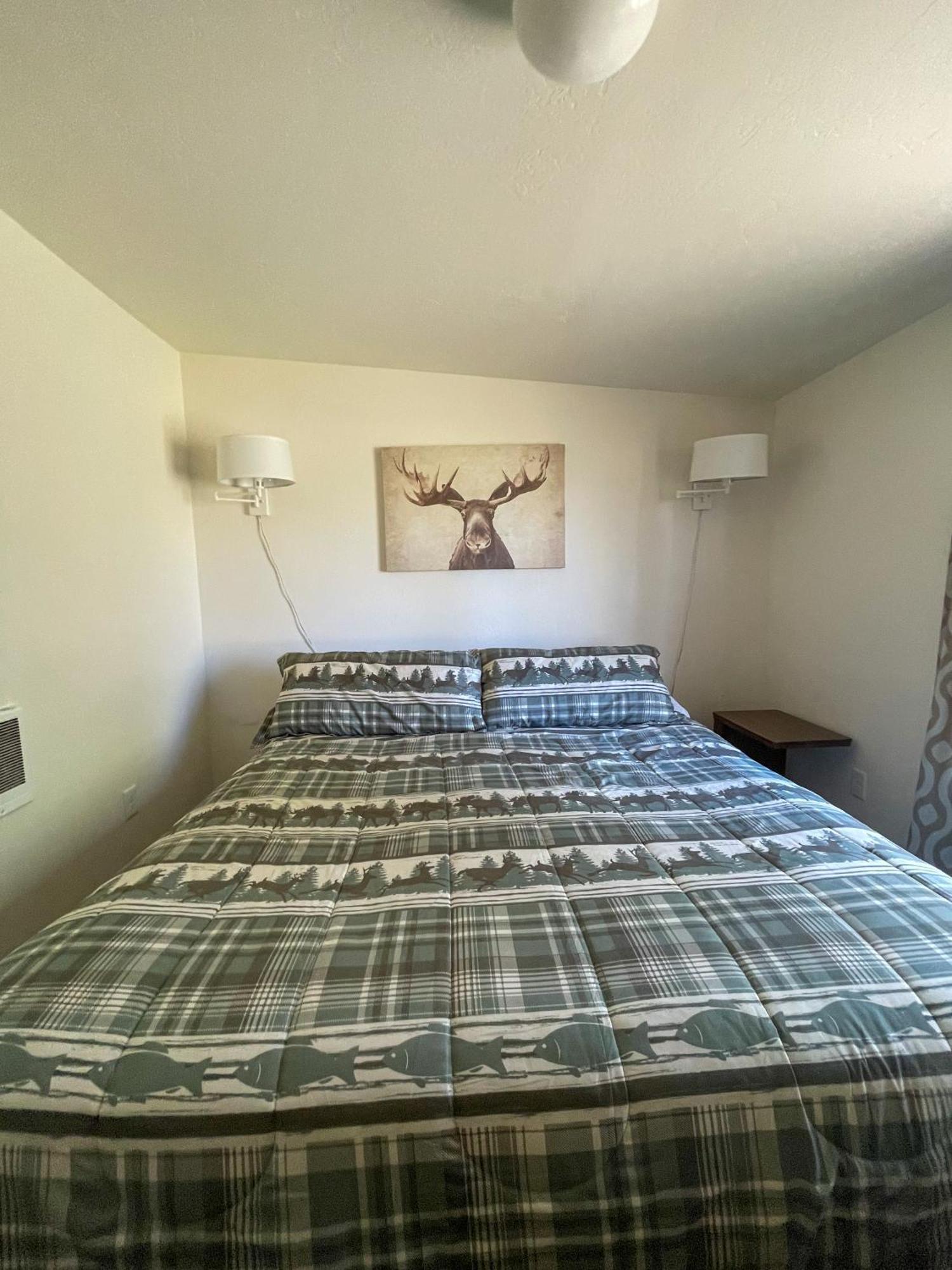 Lazy Oaks Inn