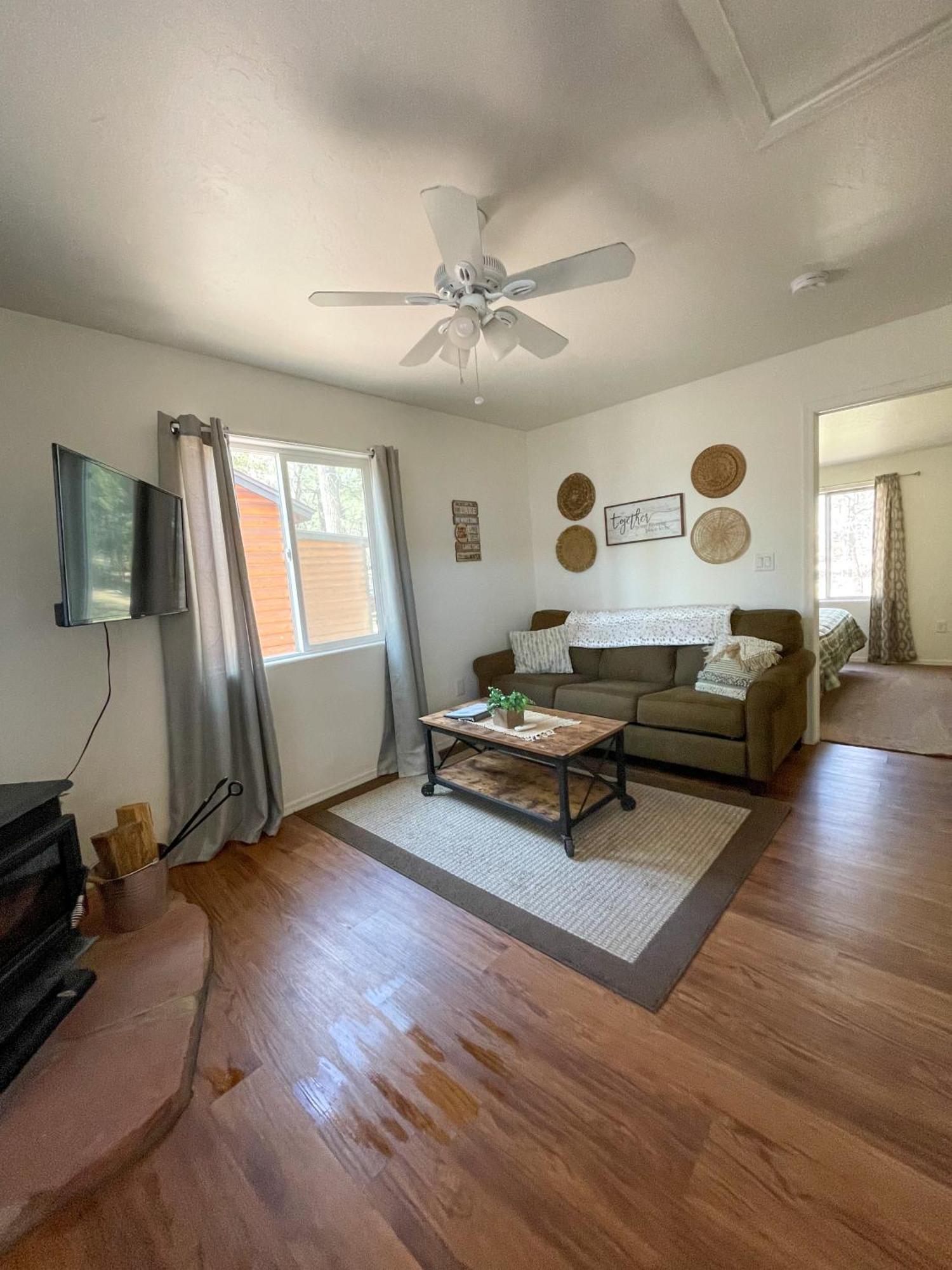 Lazy Oaks Inn 2*