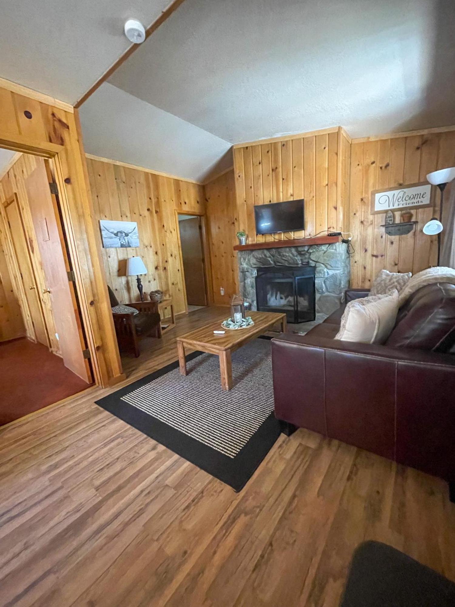 Lazy Oaks Inn 2*