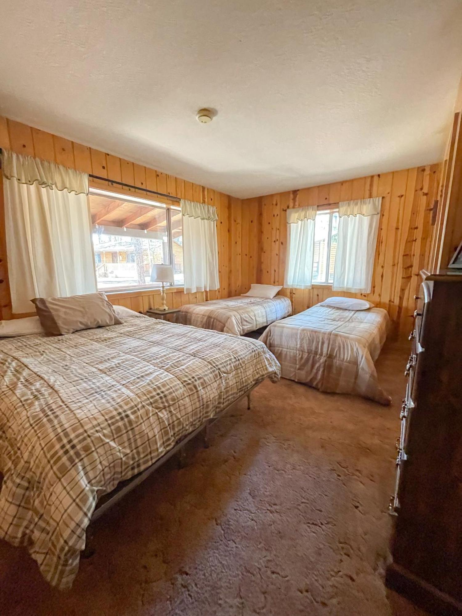 Lazy Oaks Inn 2*