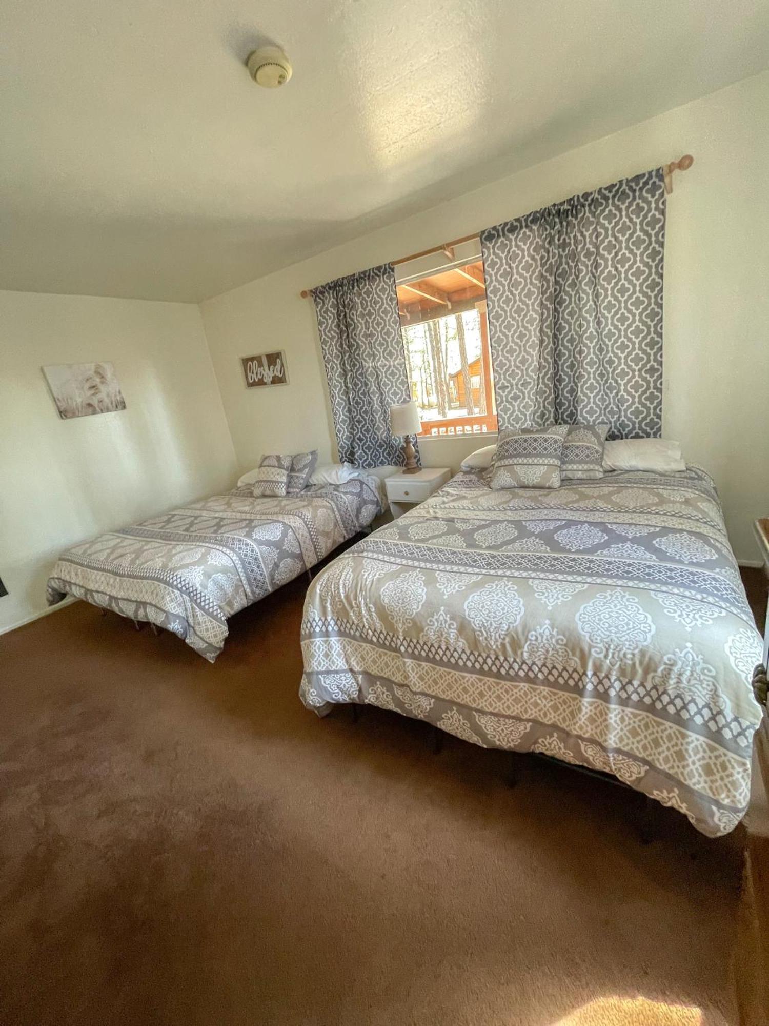 Lazy Oaks Inn