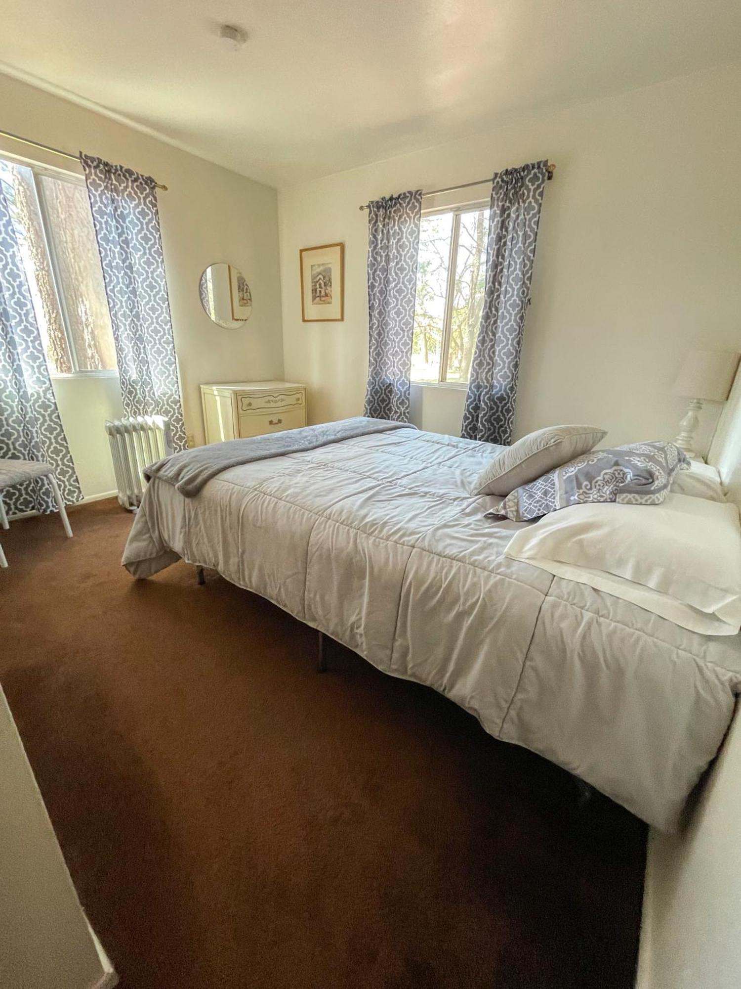 Lazy Oaks Inn 2*