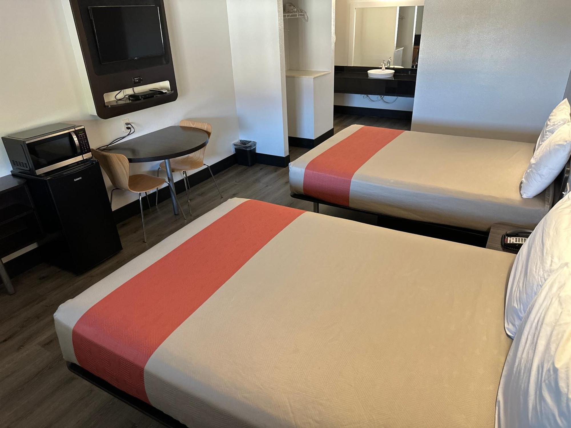 6-globe, Az 2*