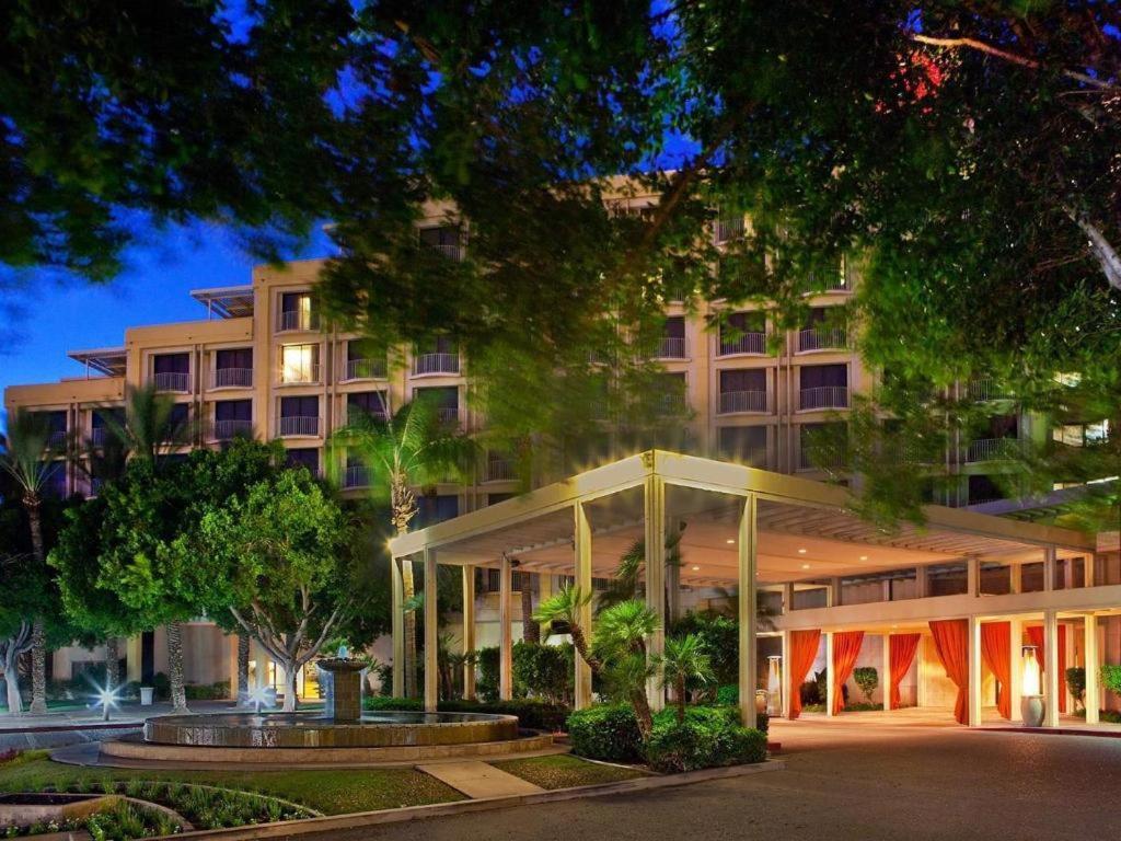 Sheraton Crescent Hotel 3*