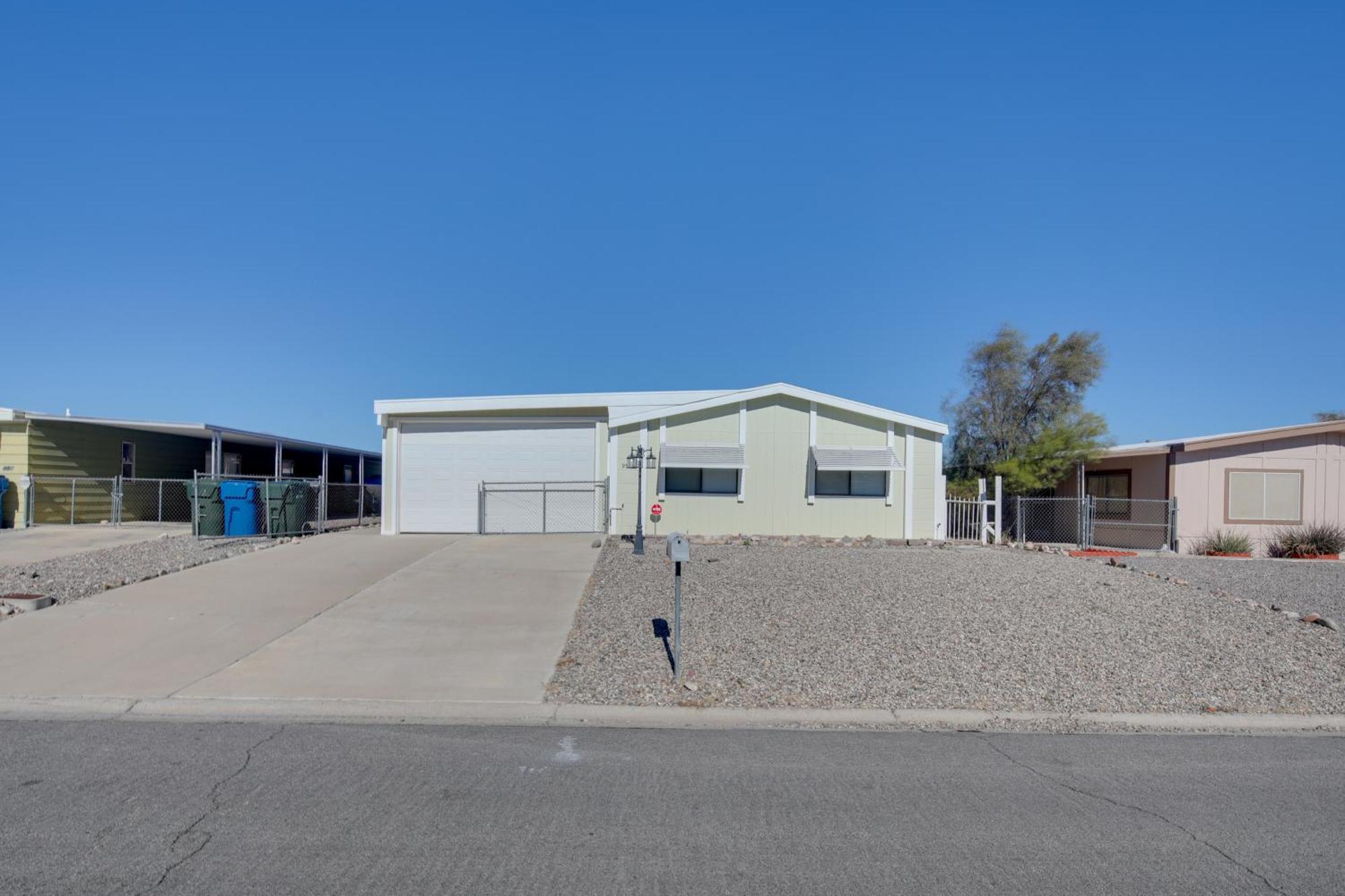 Holiday home Bullhead With Fire Pit - Walk To Co River! Bullhead City
