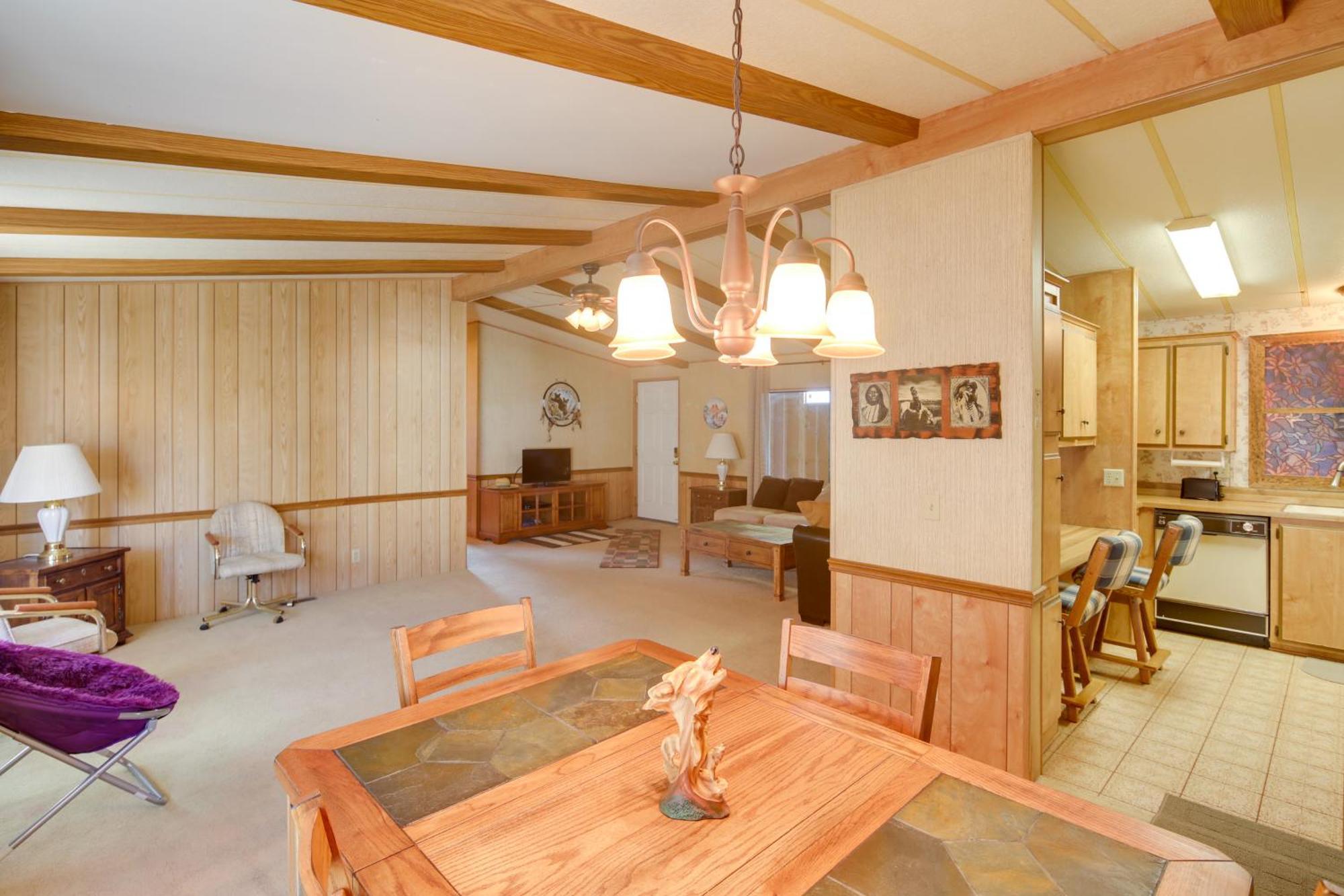Bullhead With Fire Pit - Walk To Co River! Holiday home