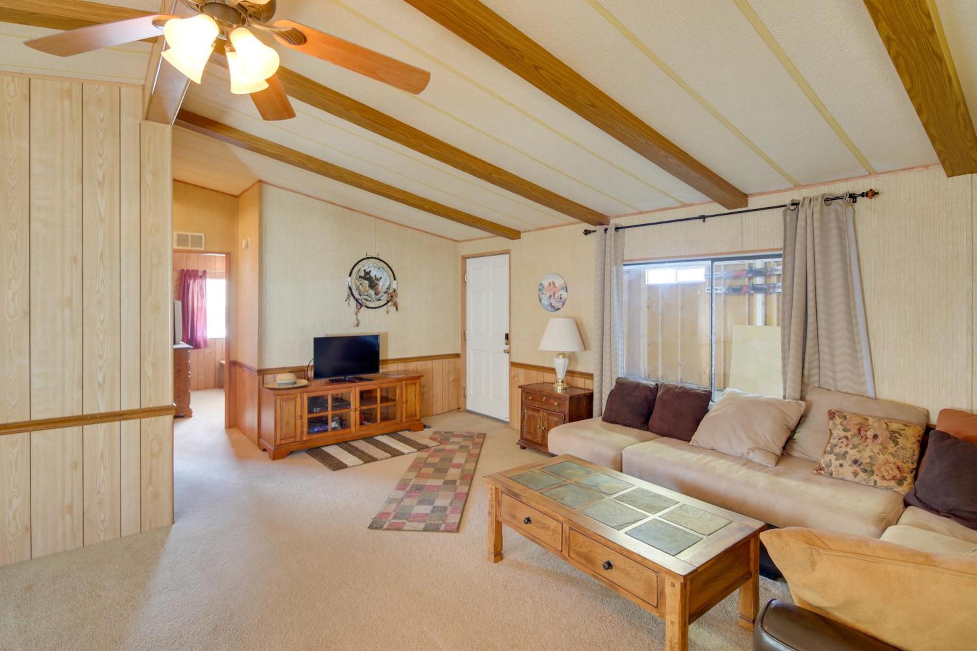 Holiday home Bullhead With Fire Pit - Walk To Co River! Bullhead City