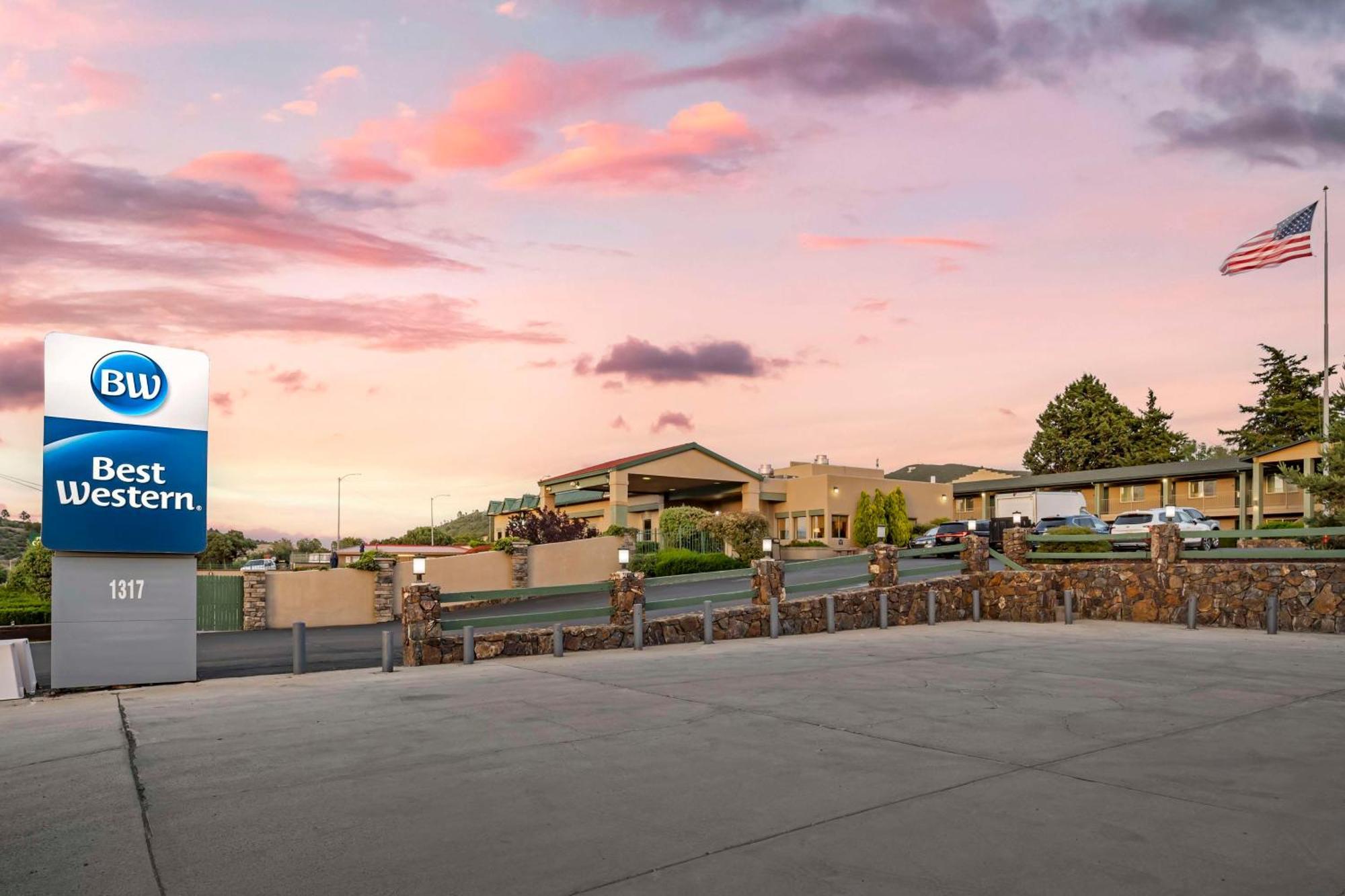 Western Prescottonian Hotel 3*