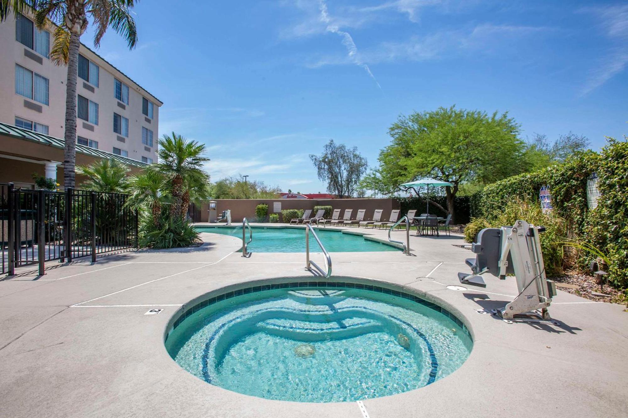 Country & By Radisson, Mesa, Az