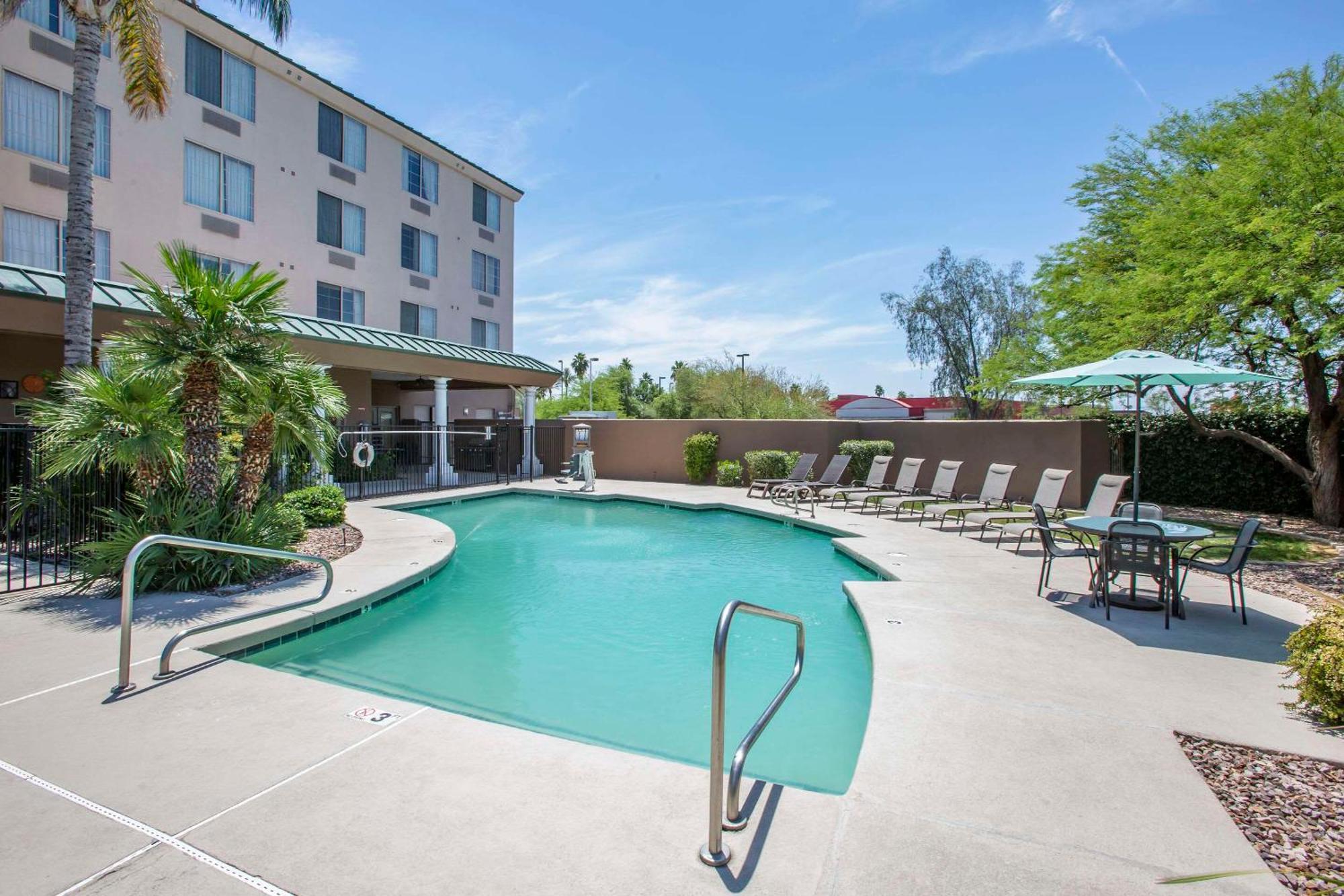 Country & By Radisson, Mesa, Az Mesa