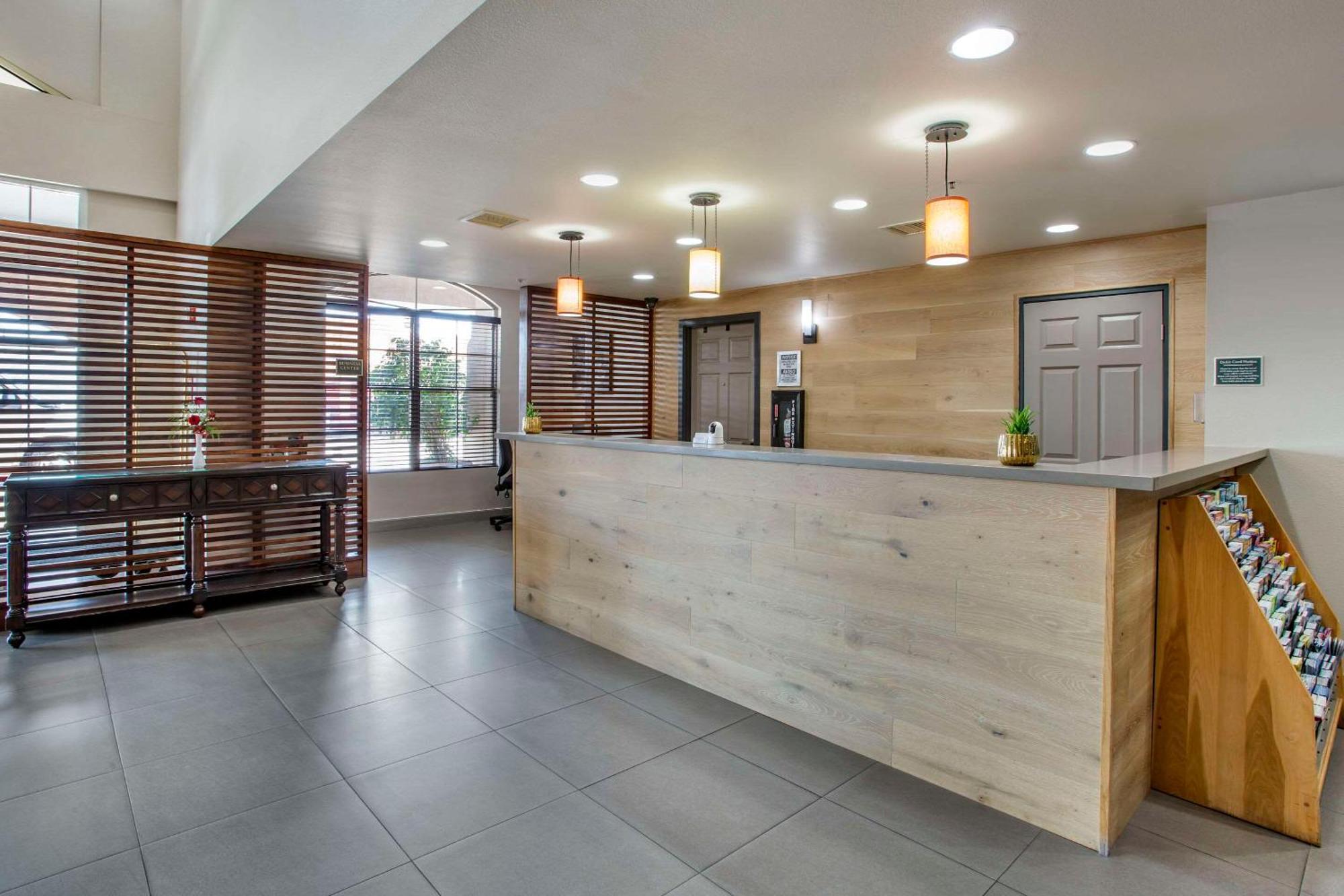 Country & By Radisson, Mesa, Az 3*