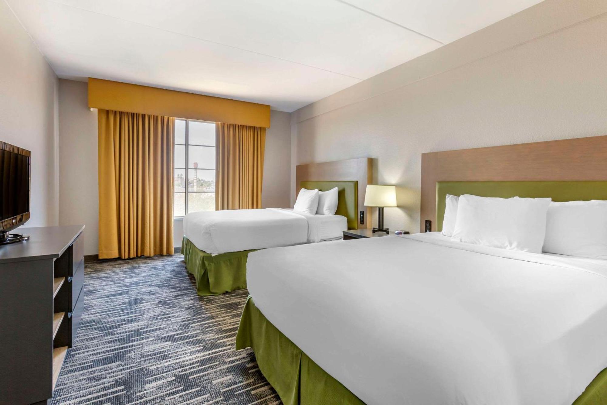 Country & By Radisson, Mesa, Az Hotel