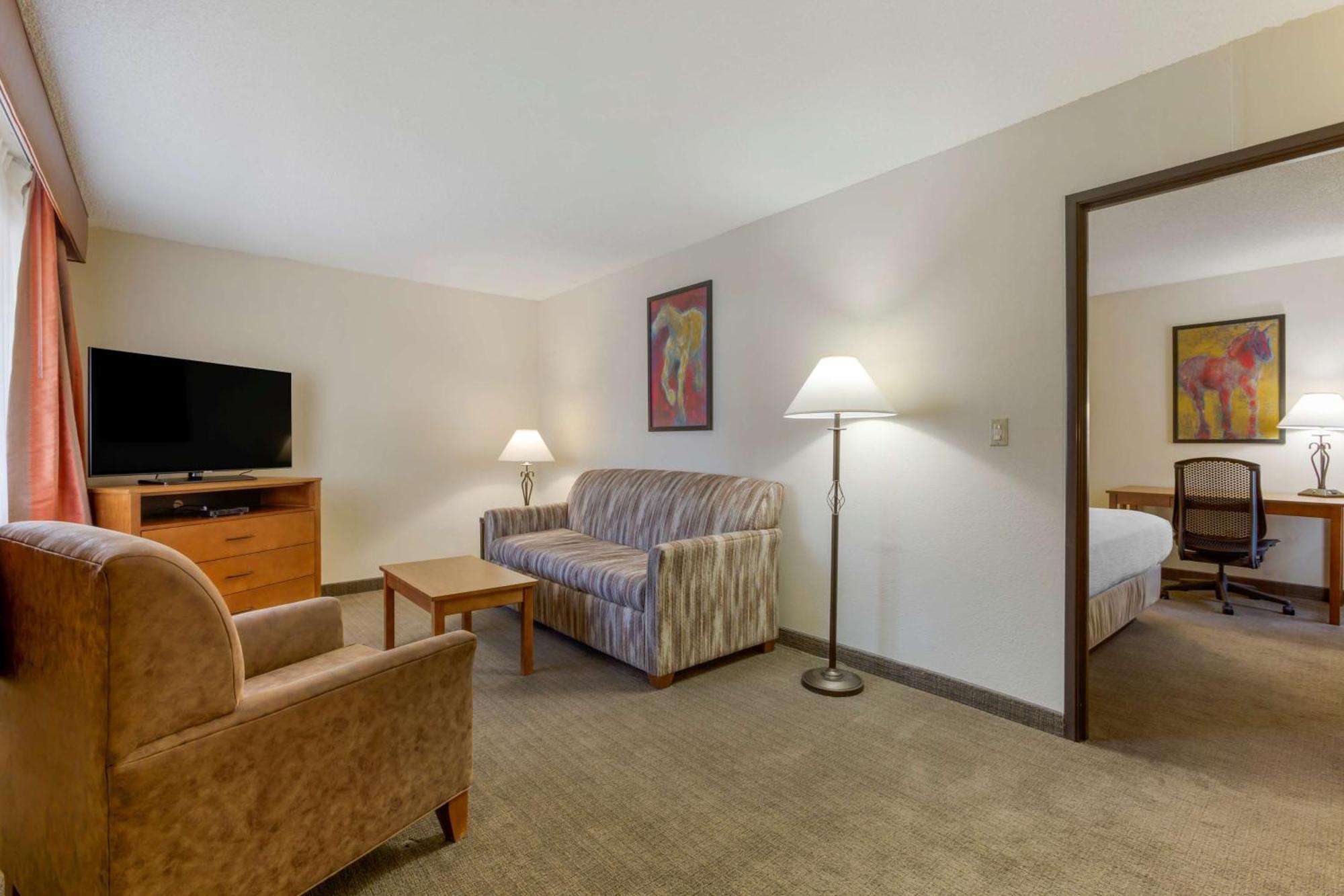 Western Paint Pony Hotel