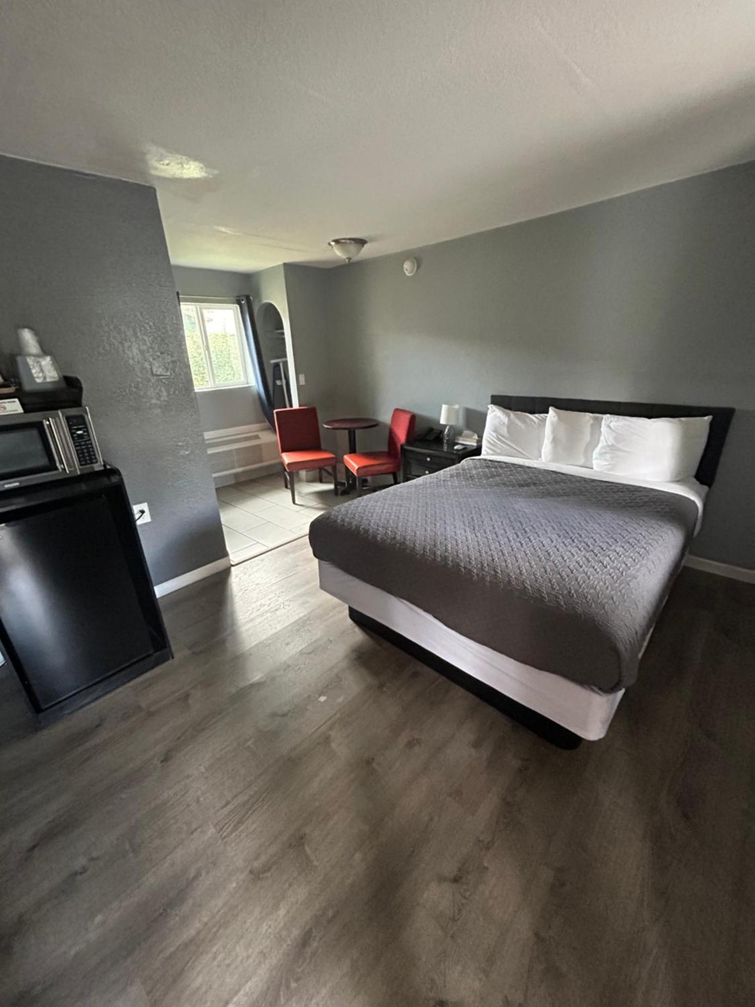 Sierra Motel