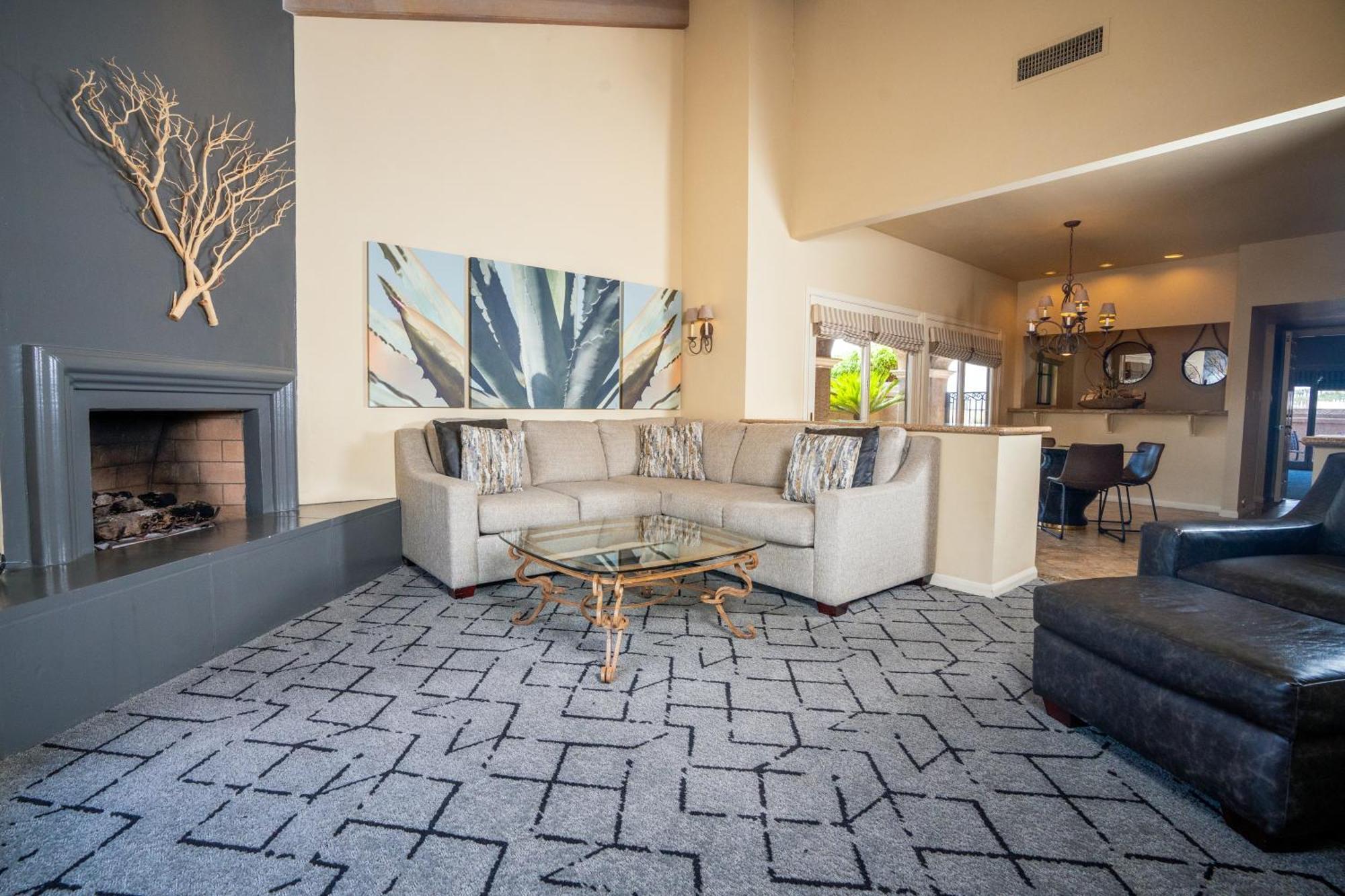 The Scottsdale Plaza & 4* Paradise Valley